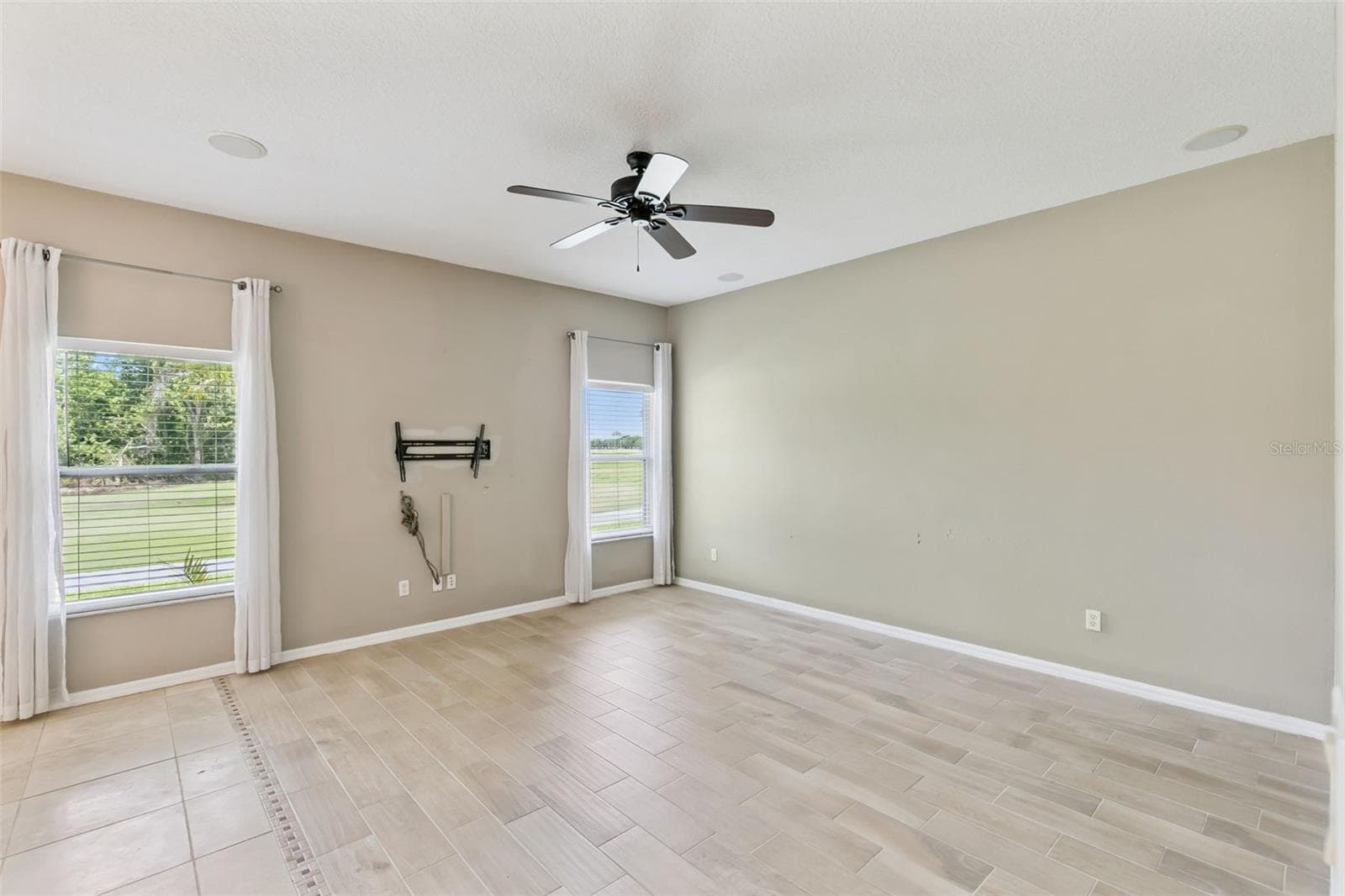Living room. - 237 STRATHMORE CIR, KISSIMMEE