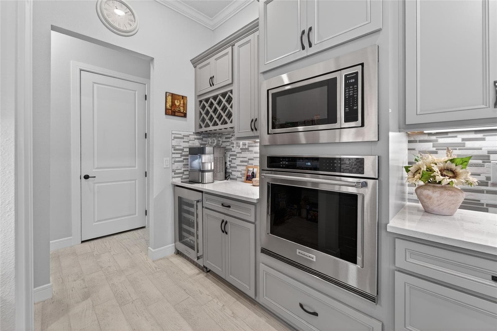 Double Ovens - 18752 HORIZON VIEW PT, LAND O LAKES