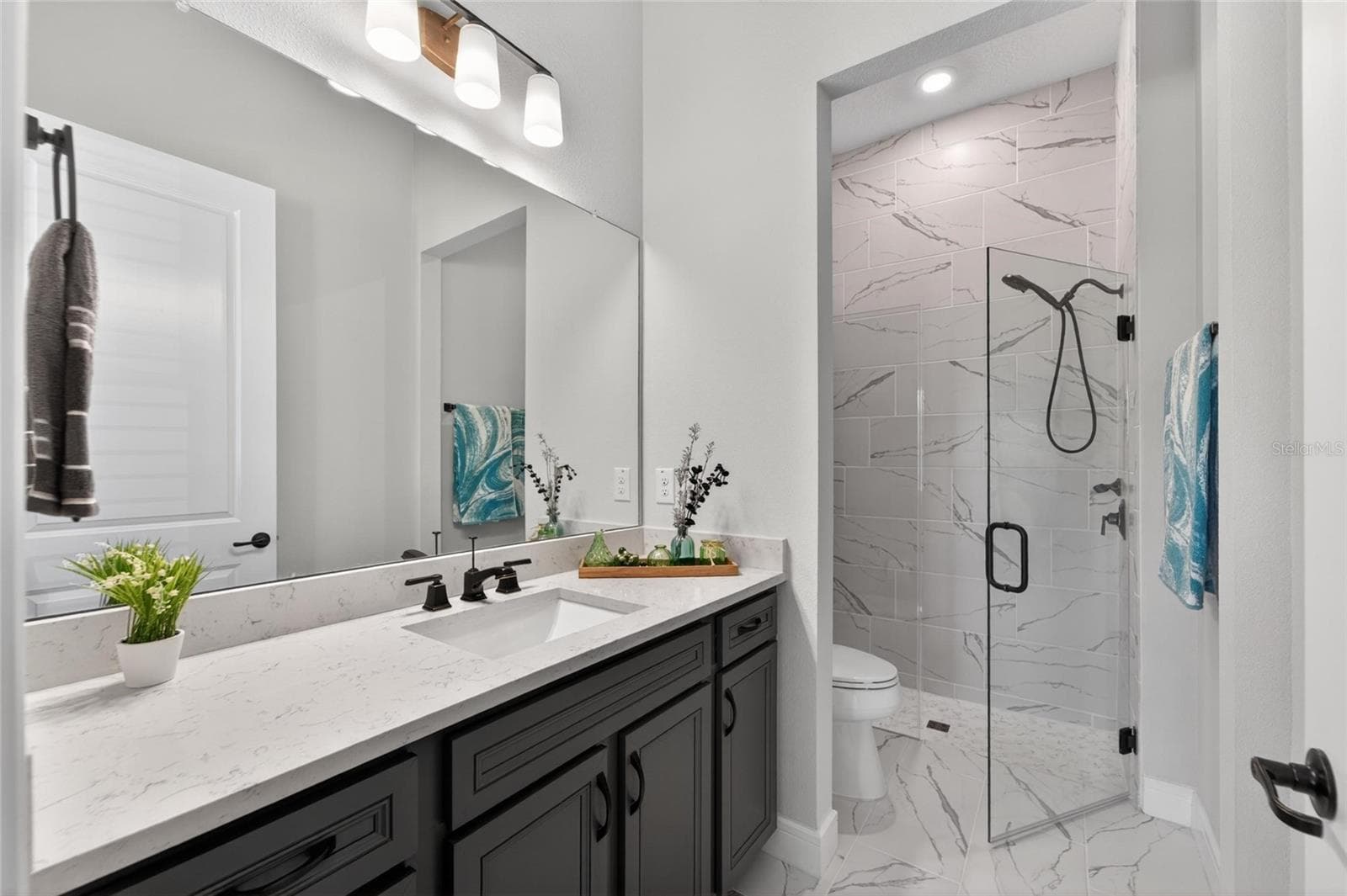 Bath 2 - 18752 HORIZON VIEW PT, LAND O LAKES