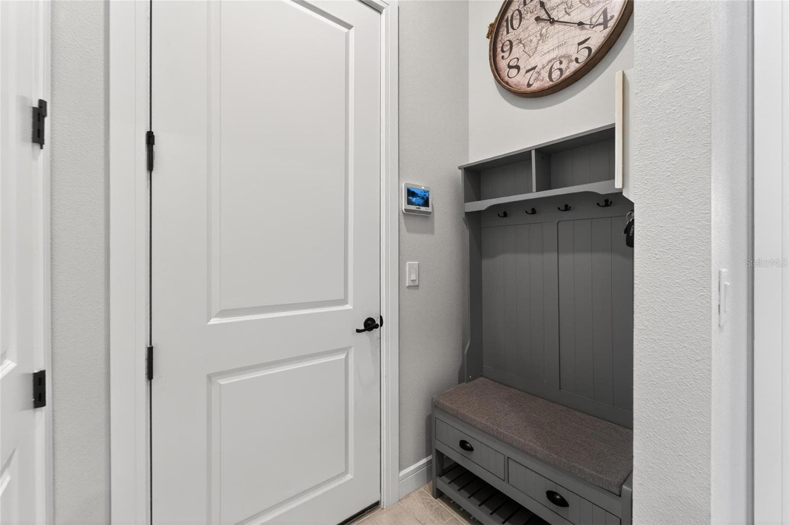 Drop off zone into home from garage - 18752 HORIZON VIEW PT, LAND O LAKES