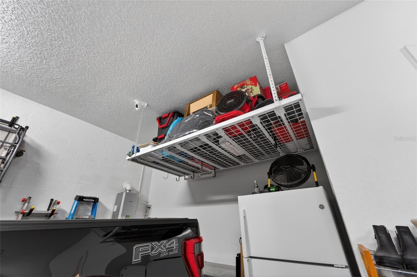 Overhead storage - 18752 HORIZON VIEW PT, LAND O LAKES