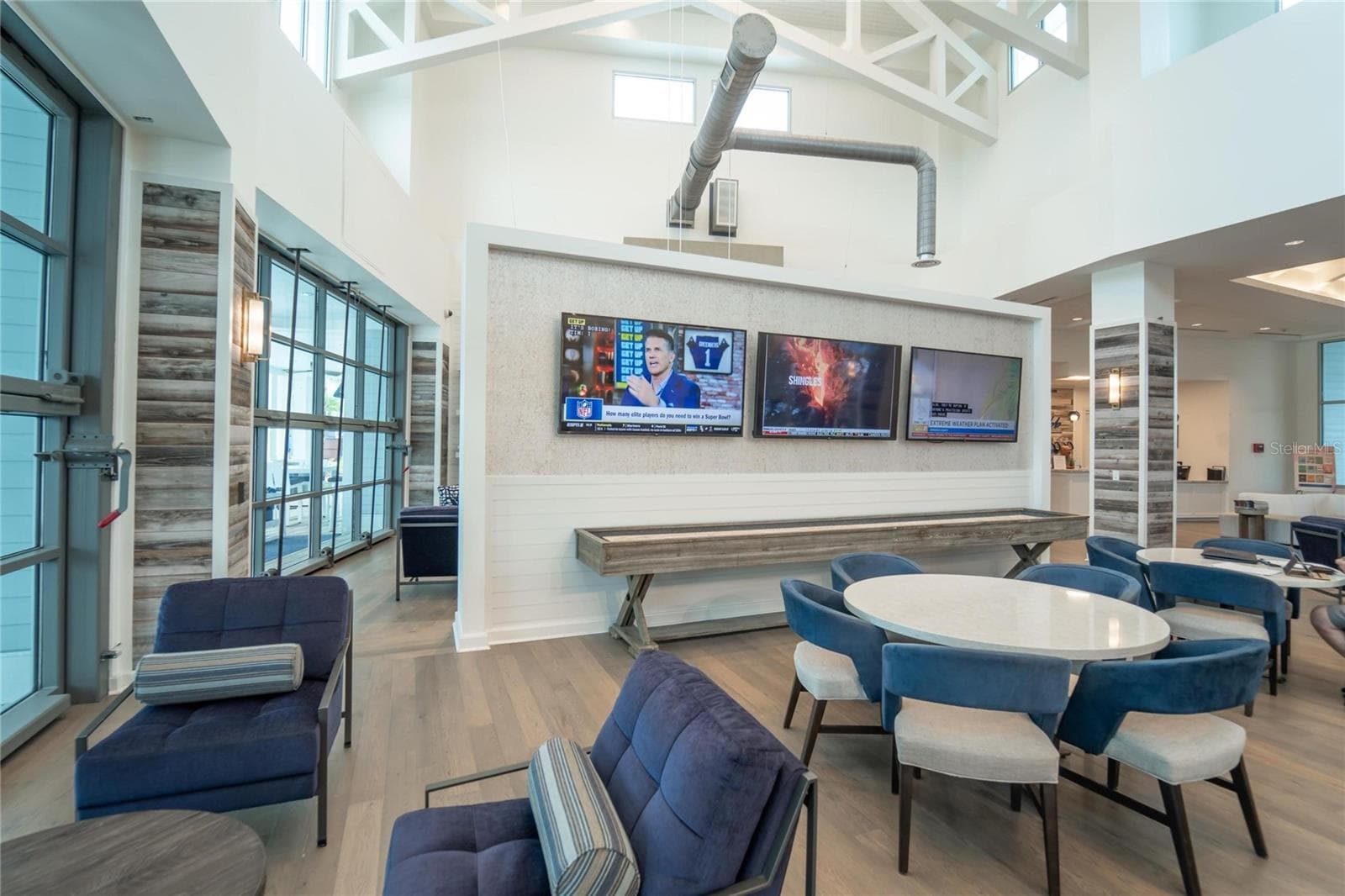 Restaurant seating area - 18752 HORIZON VIEW PT, LAND O LAKES