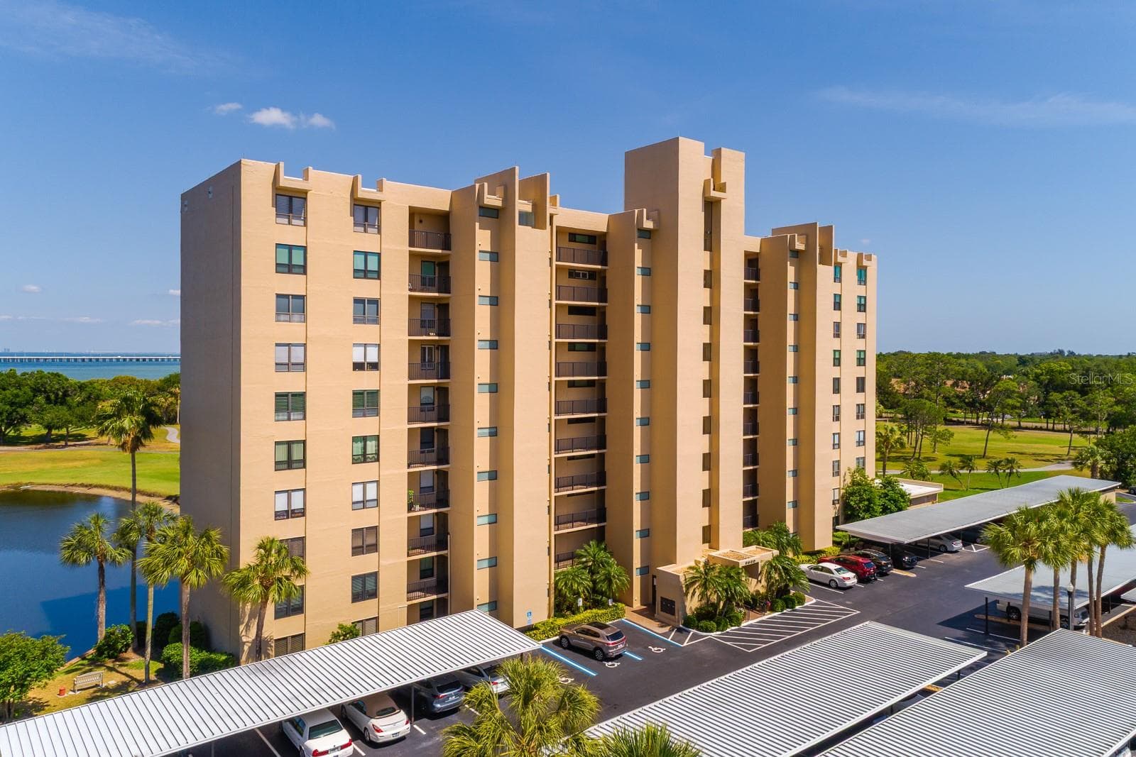 2620 COVE CAY DR #904