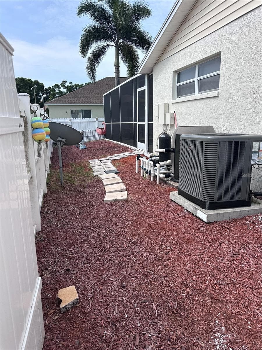 Single Family Residence at 10632 LAKE VISTA DR, SEMINOLE, photo 39 of 43