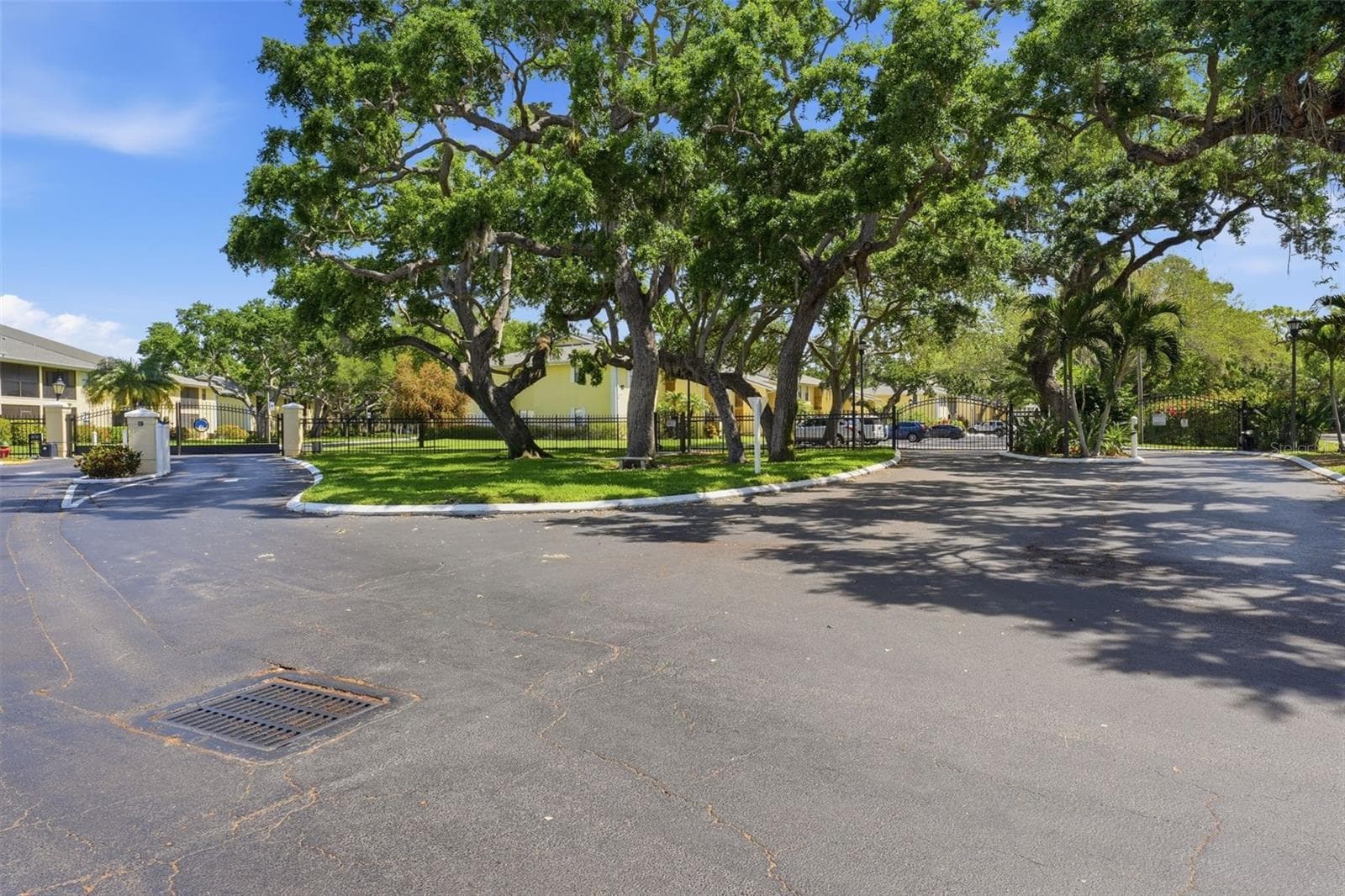 Two gated entries - 3001 58TH AVE S #1005, ST PETERSBURG