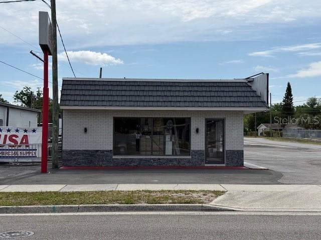 9501 N NEBRASKA AVE