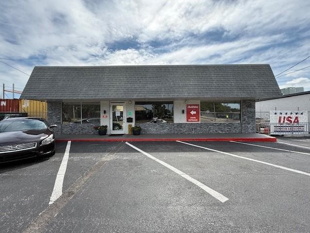 9511 N NEBRASKA AVE
