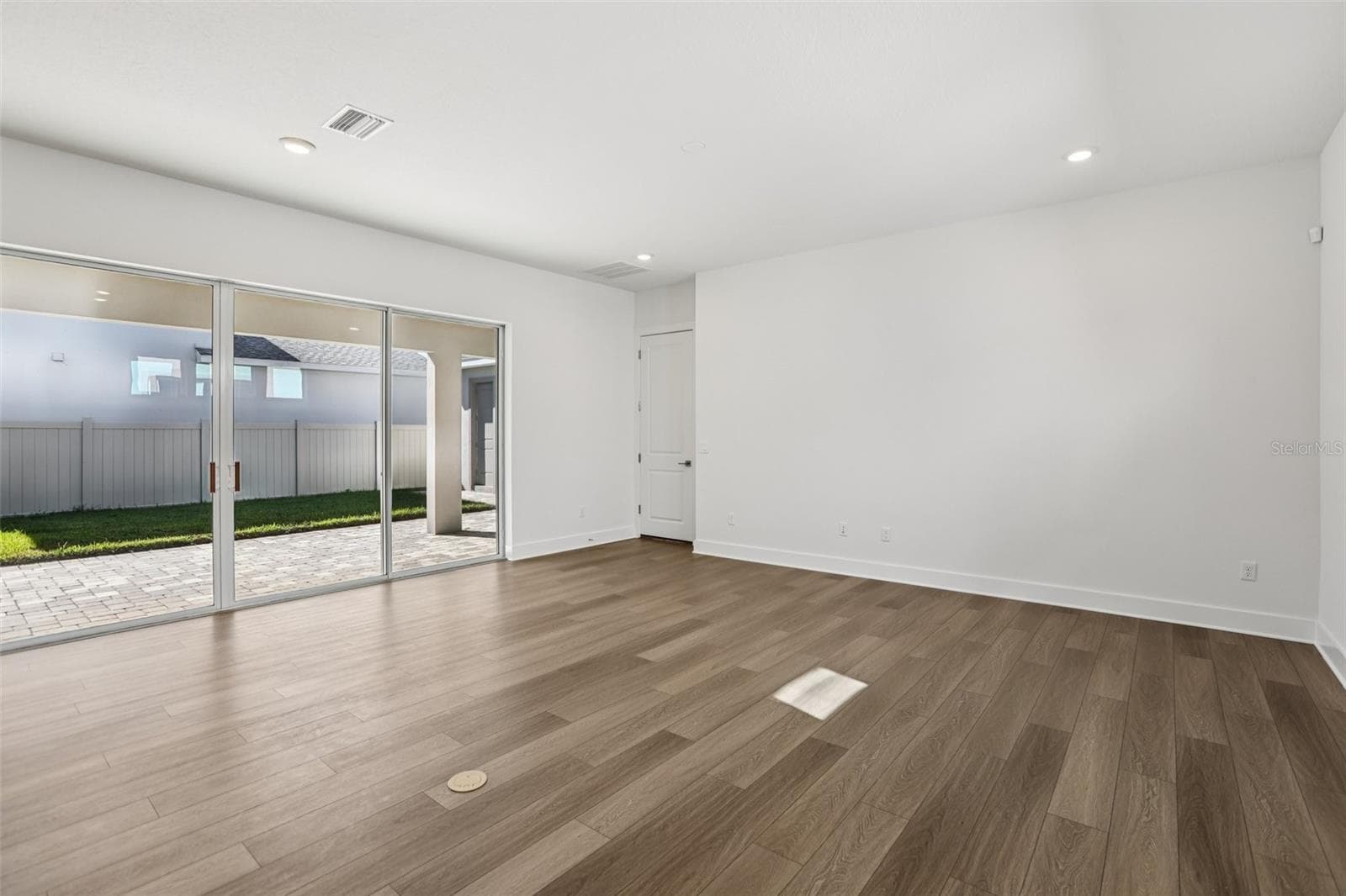 Single Family Residence at 10707 TORCHWOOD SEA WAY, SAN ANTONIO, photo 5 of 49