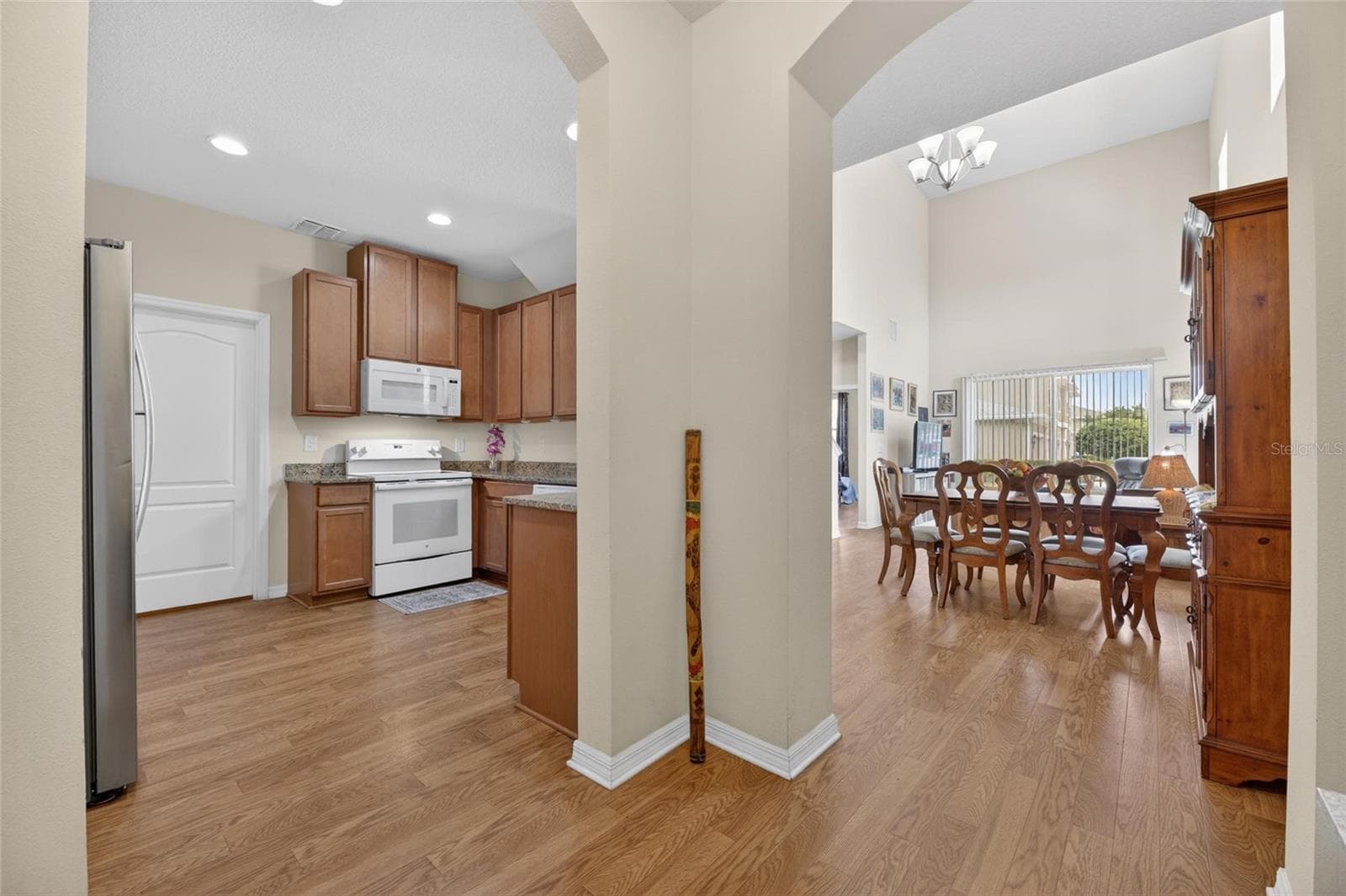 Townhouse at 2130 BROADWAY VIEW AVE, BRANDON, photo 6 of 51