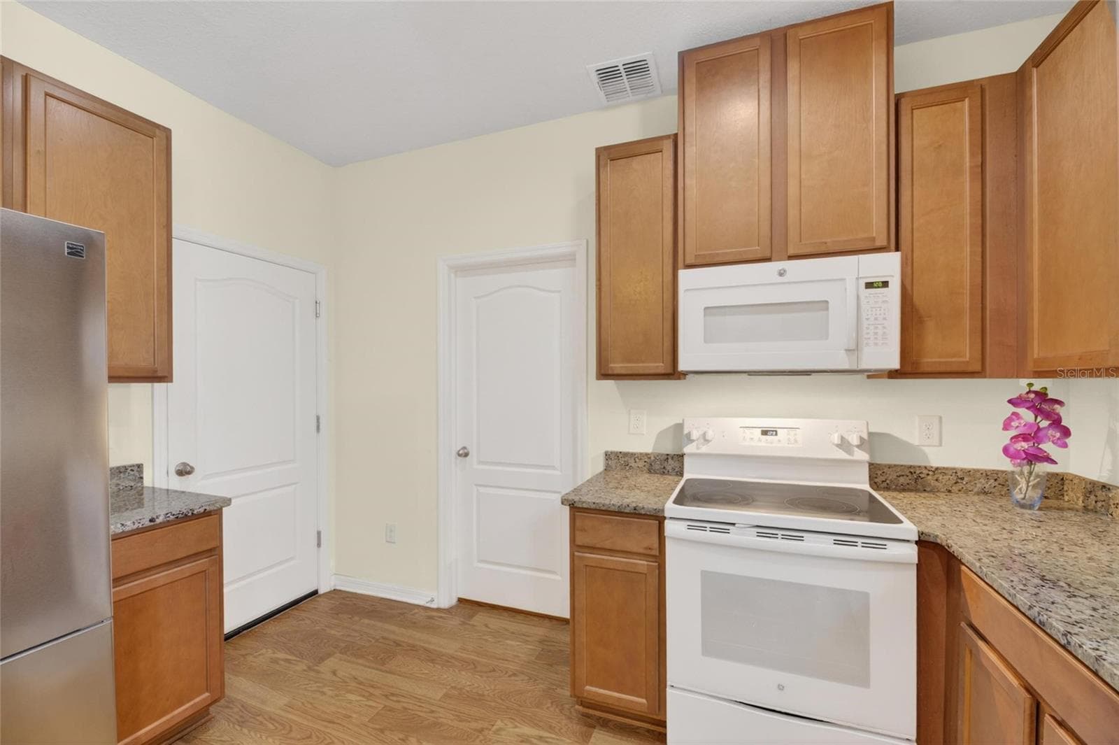 Kitchen - 2130 BROADWAY VIEW AVE, BRANDON