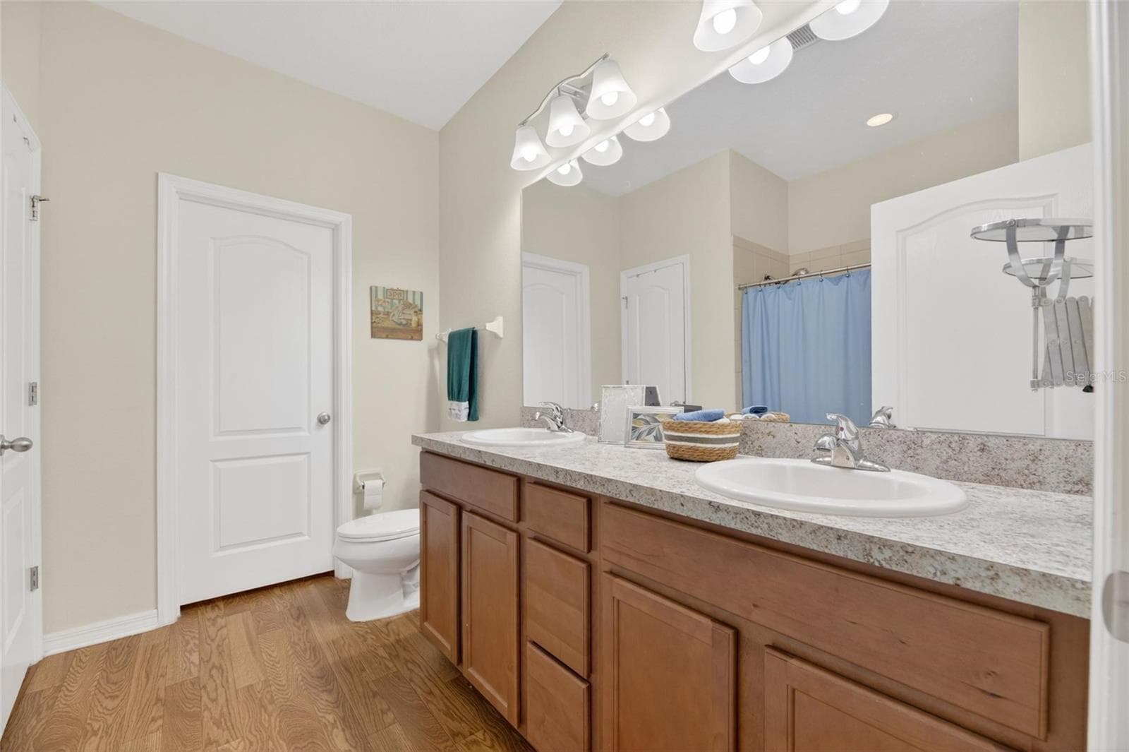 Primary Bathroom - 2130 BROADWAY VIEW AVE, BRANDON