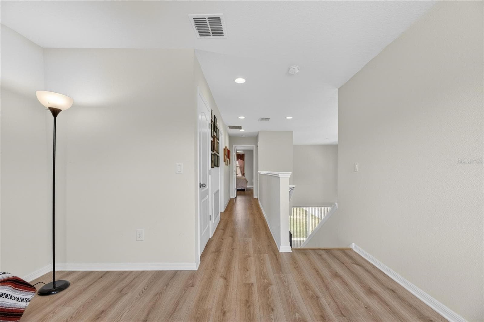 Upstairs hallway - 2130 BROADWAY VIEW AVE, BRANDON
