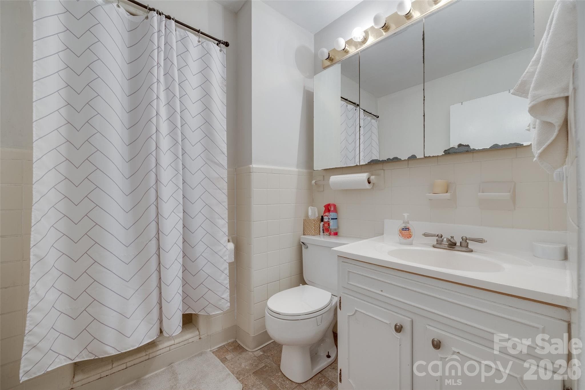 Single Family Residence at 679 Fairforest Road, Chester, photo 16 of 30