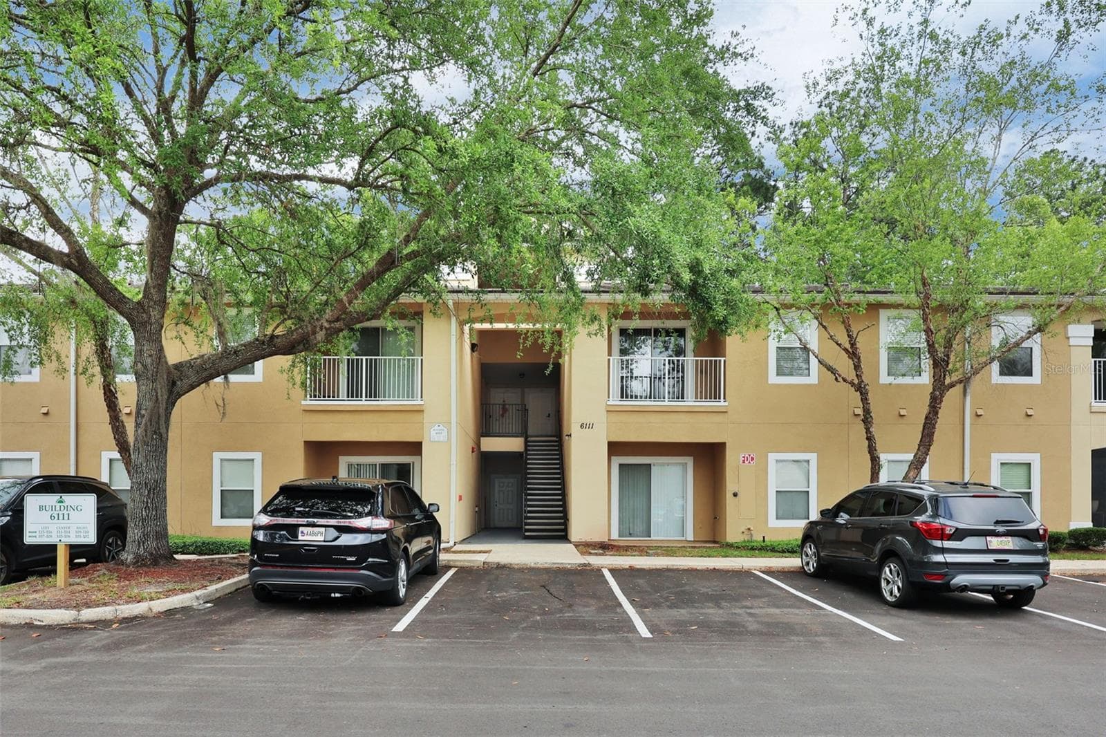 Condominium at 6111 MAGGIES CIR #110, JACKSONVILLE, photo 2 of 44