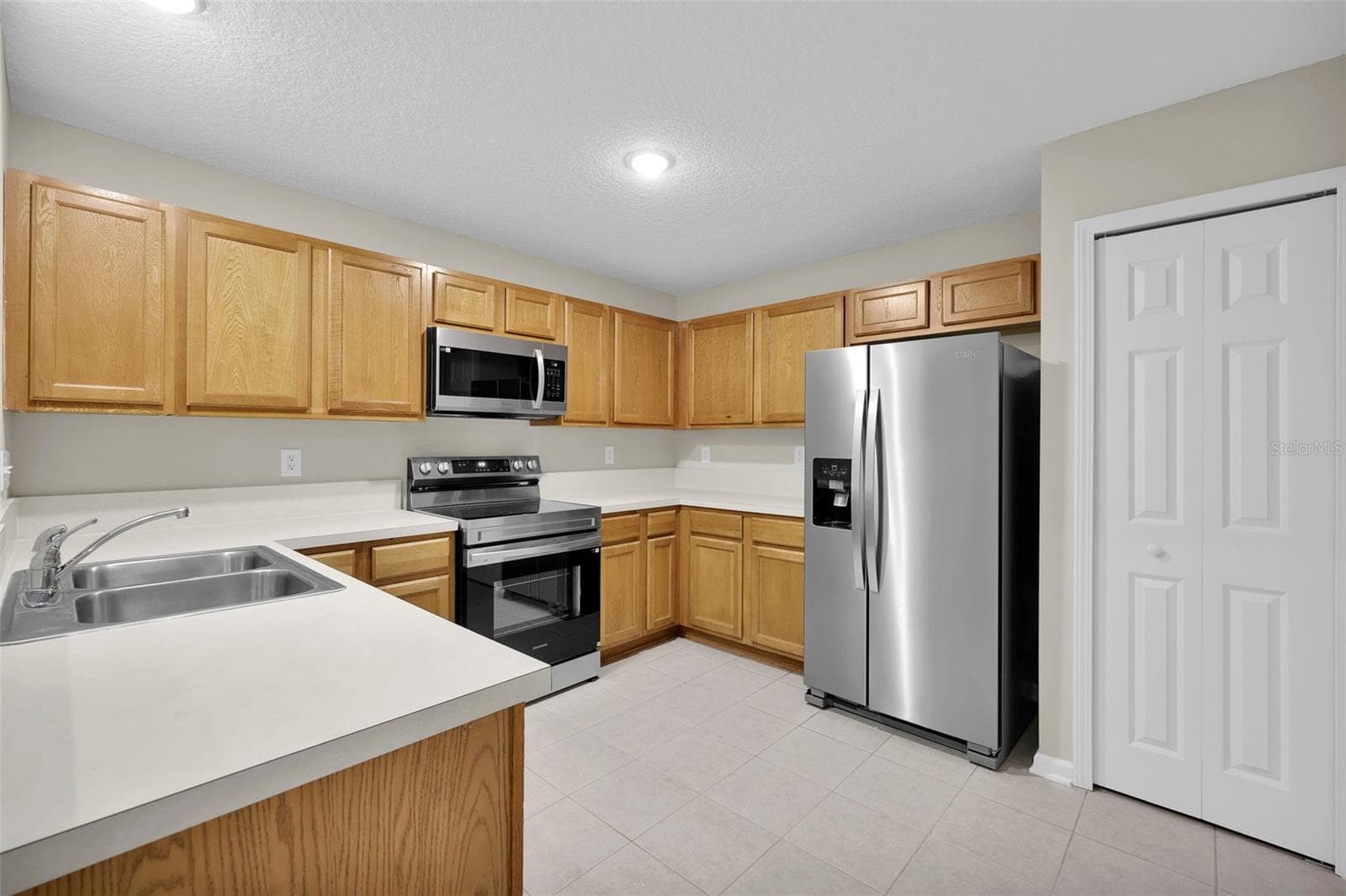Condominium at 6111 MAGGIES CIR #110, JACKSONVILLE, photo 8 of 44