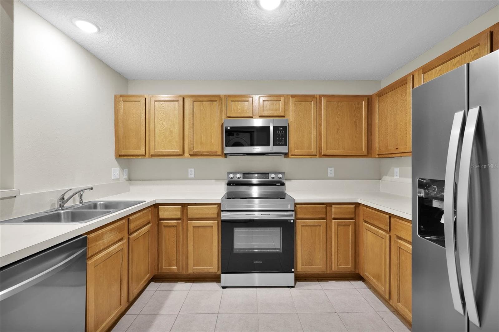 Condominium at 6111 MAGGIES CIR #110, JACKSONVILLE, photo 9 of 44