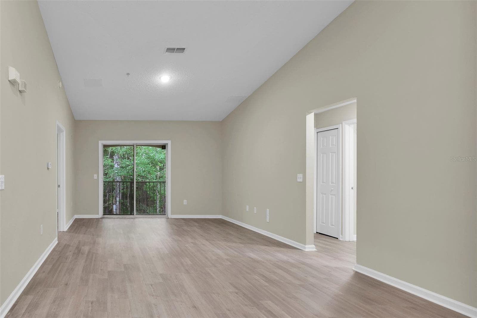 Condominium at 6111 MAGGIES CIR #110, JACKSONVILLE, photo 14 of 44