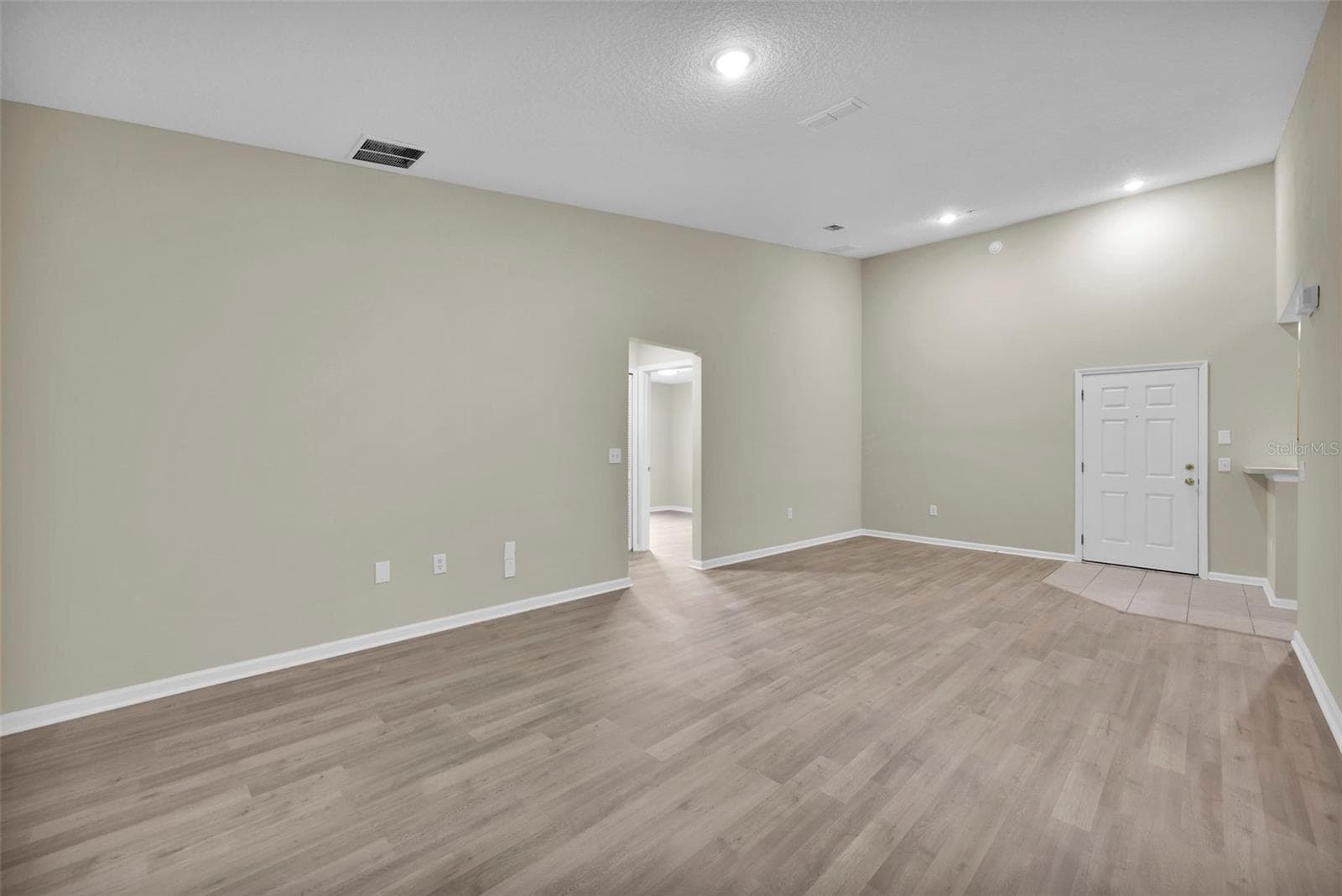 Condominium at 6111 MAGGIES CIR #110, JACKSONVILLE, photo 17 of 44