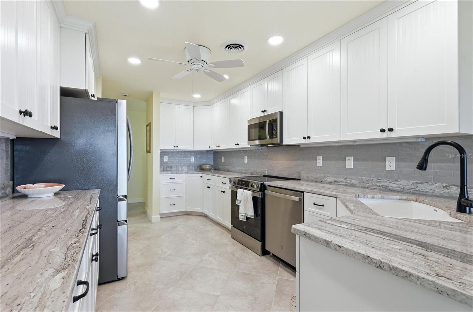 Large Kitchen - 6421 MANASOTA KEY RD, ENGLEWOOD