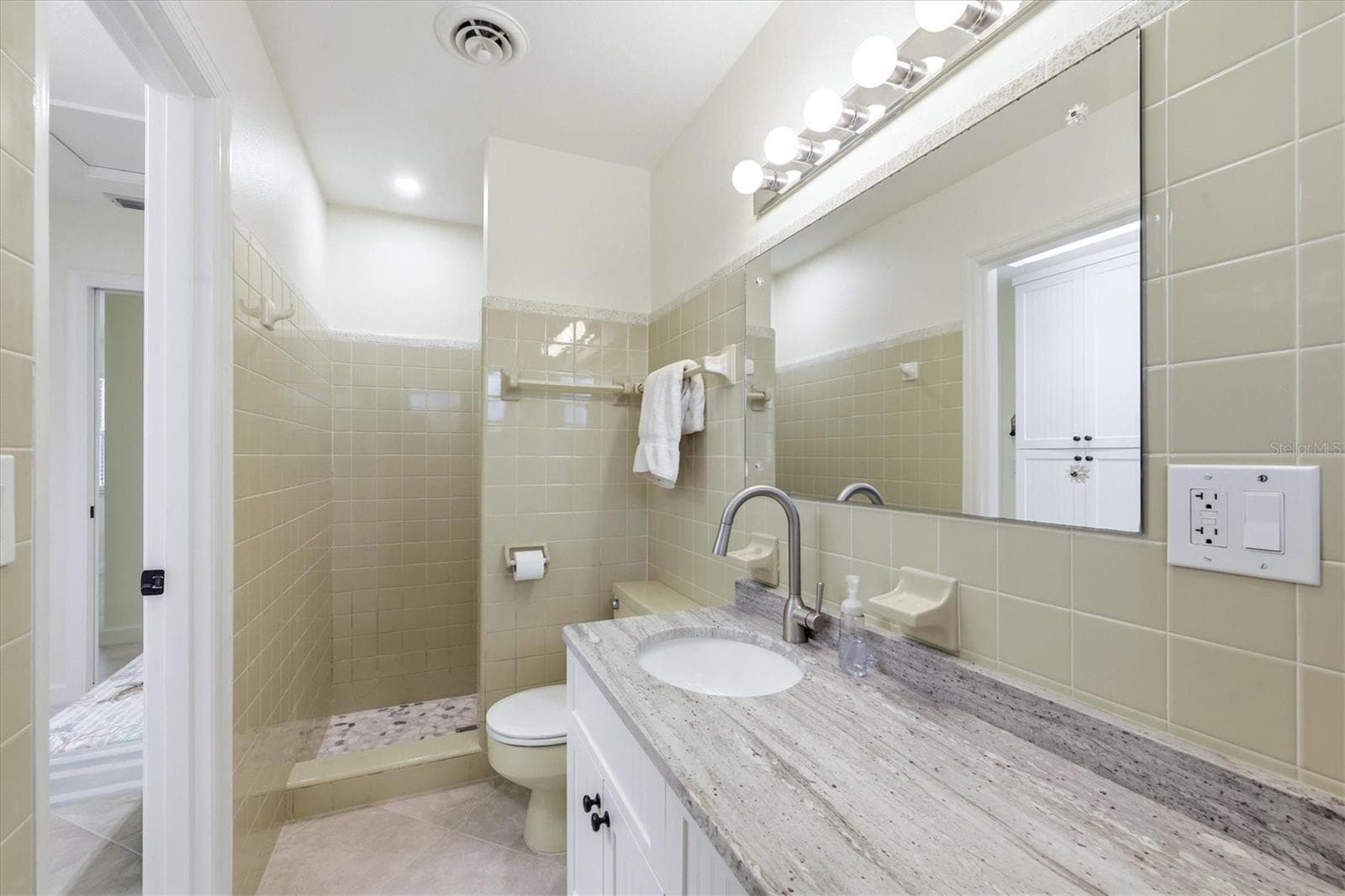 1st floor Primary Bath - 6421 MANASOTA KEY RD, ENGLEWOOD