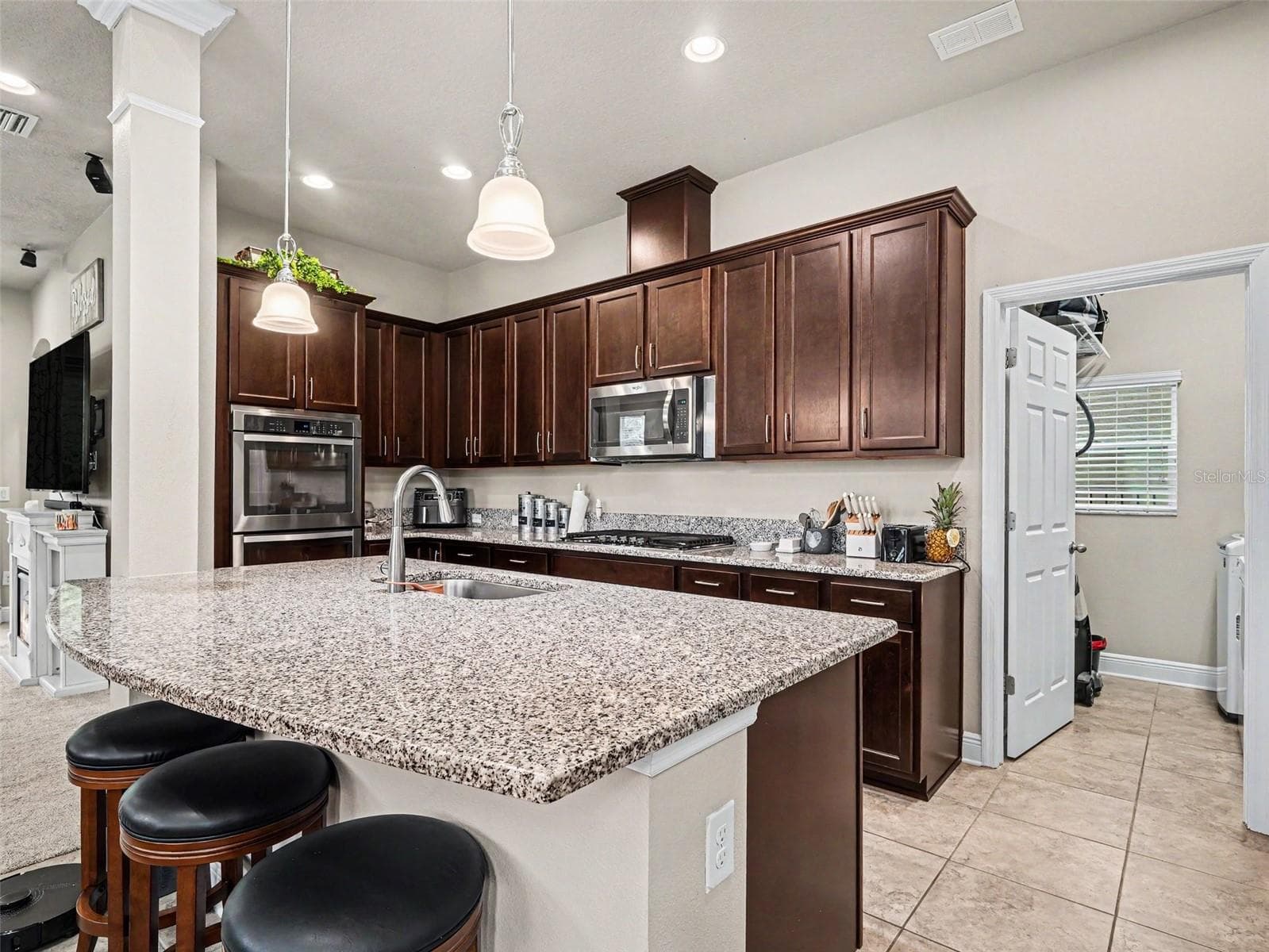 Single Family Residence at 7508 SEA LILLY CT, APOLLO BEACH, photo 7 of 16