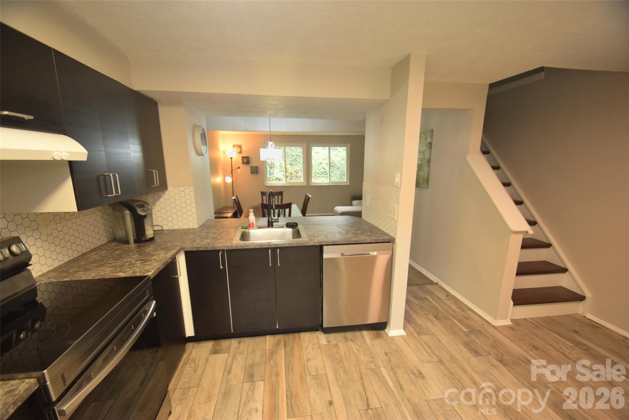 Townhouse at 9432 Lexington Circle, Charlotte, photo 8 of 35