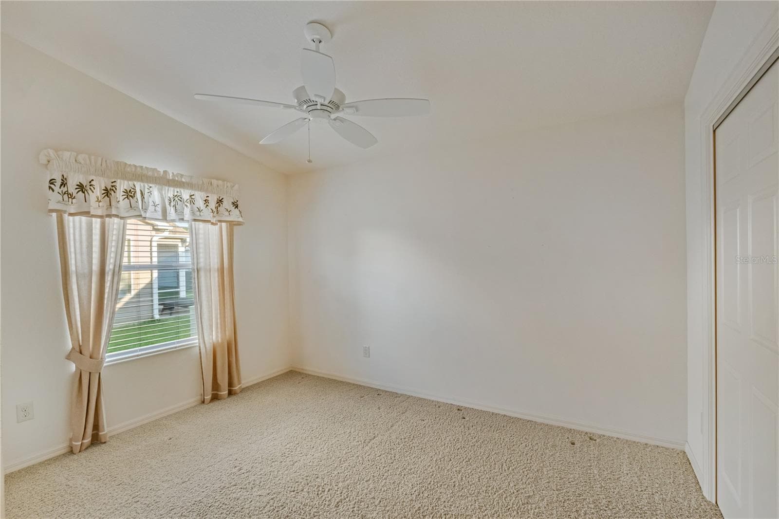 Villa at 1806 QUEENSBURY TER, THE VILLAGES, photo 21 of 28