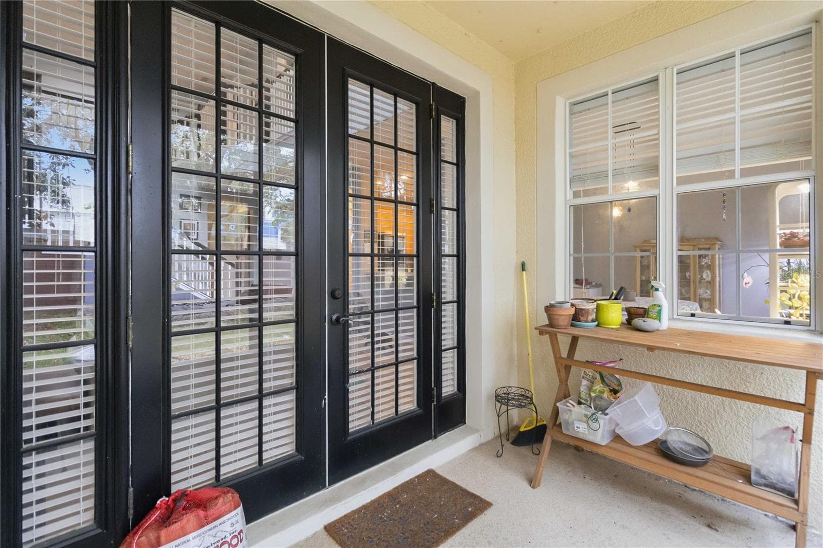 Screened in back porch - 534 TERRACE SPRING DR, ORLANDO