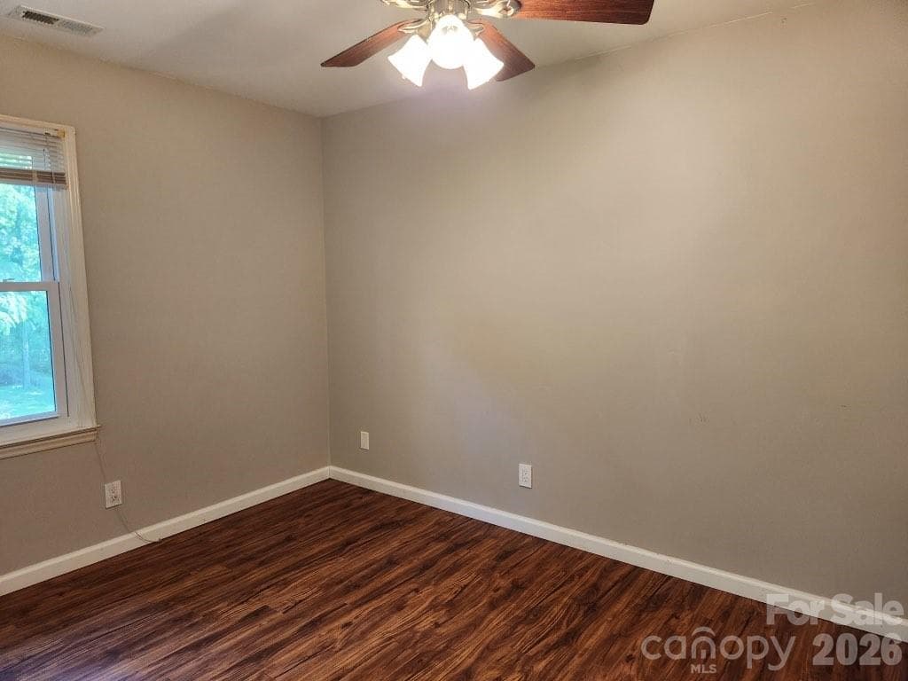 Single Family Residence at 328 Swamp Fox Drive, Fort Mill, photo 10 of 24