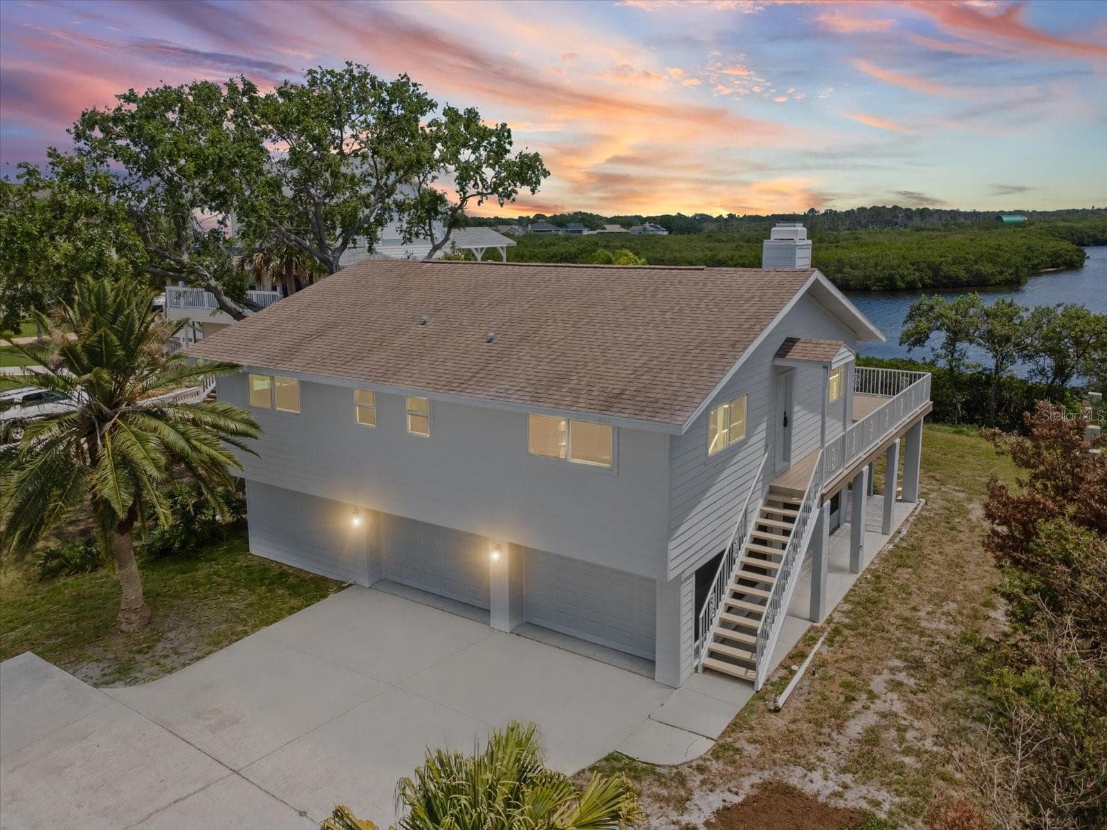 1647 SEA BREEZE DR