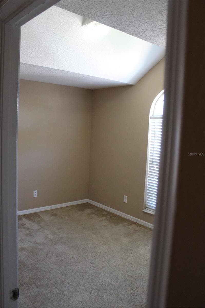 Single Family Residence at 11111 BRAMBLEBRUSH ST, TAMPA, photo 9 of 18