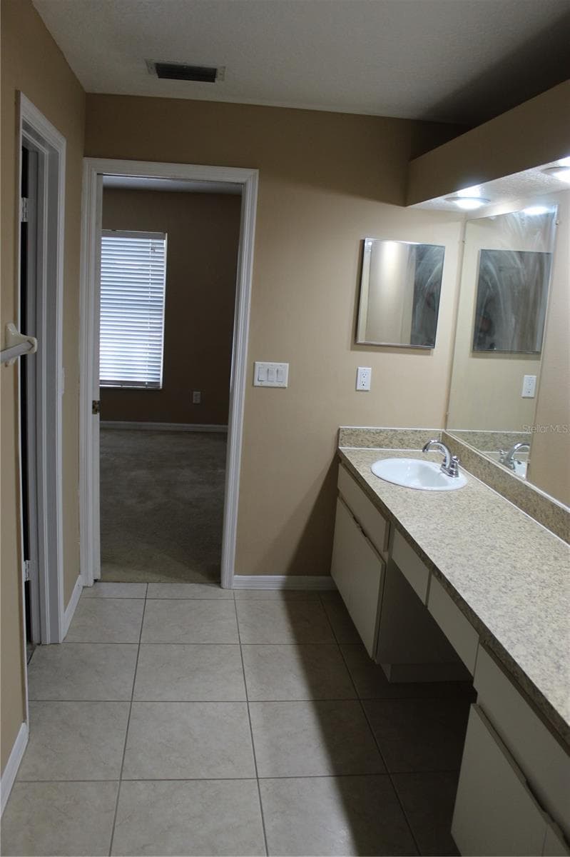 Single Family Residence at 11111 BRAMBLEBRUSH ST, TAMPA, photo 12 of 18