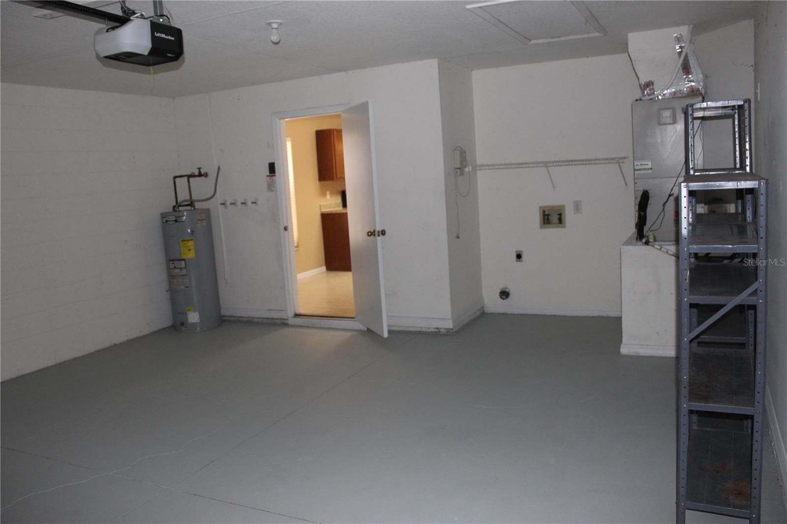 Single Family Residence at 11111 BRAMBLEBRUSH ST, TAMPA, photo 15 of 18