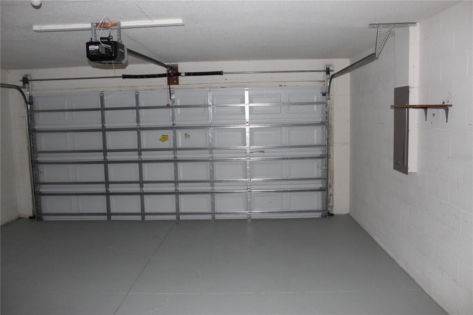Single Family Residence at 11111 BRAMBLEBRUSH ST, TAMPA, photo 16 of 18