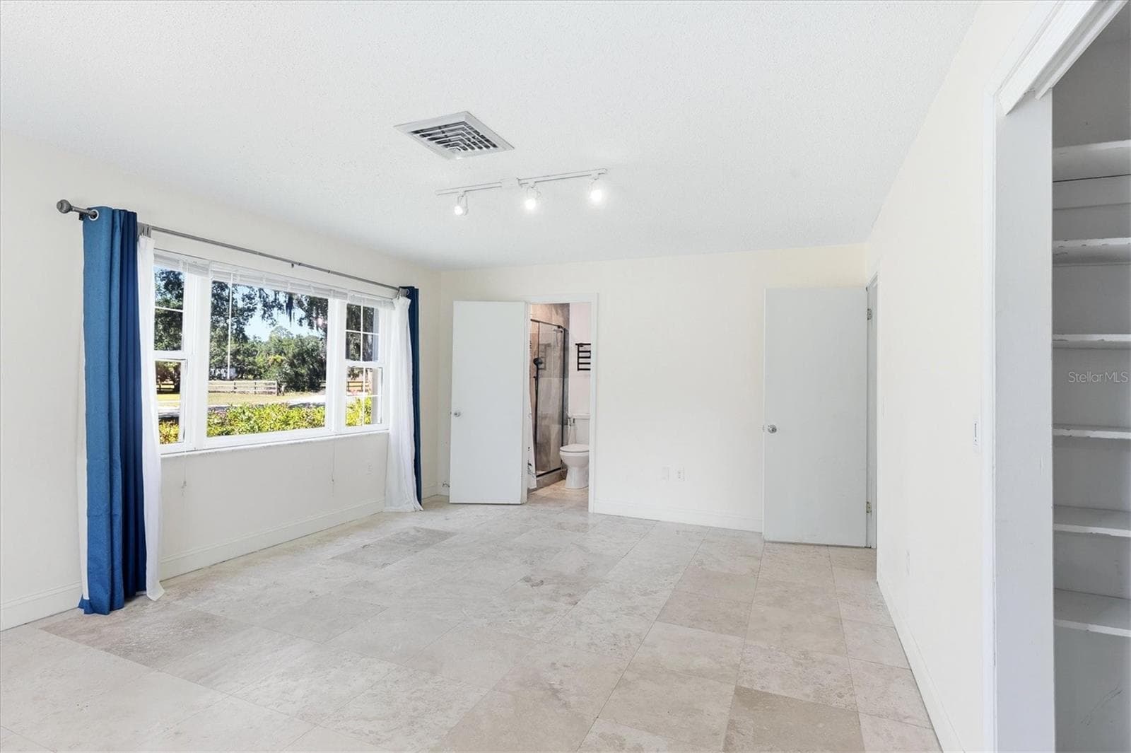 Single Family Residence at 4420 GREENWOOD STABLES RD, SARASOTA, photo 13 of 40
