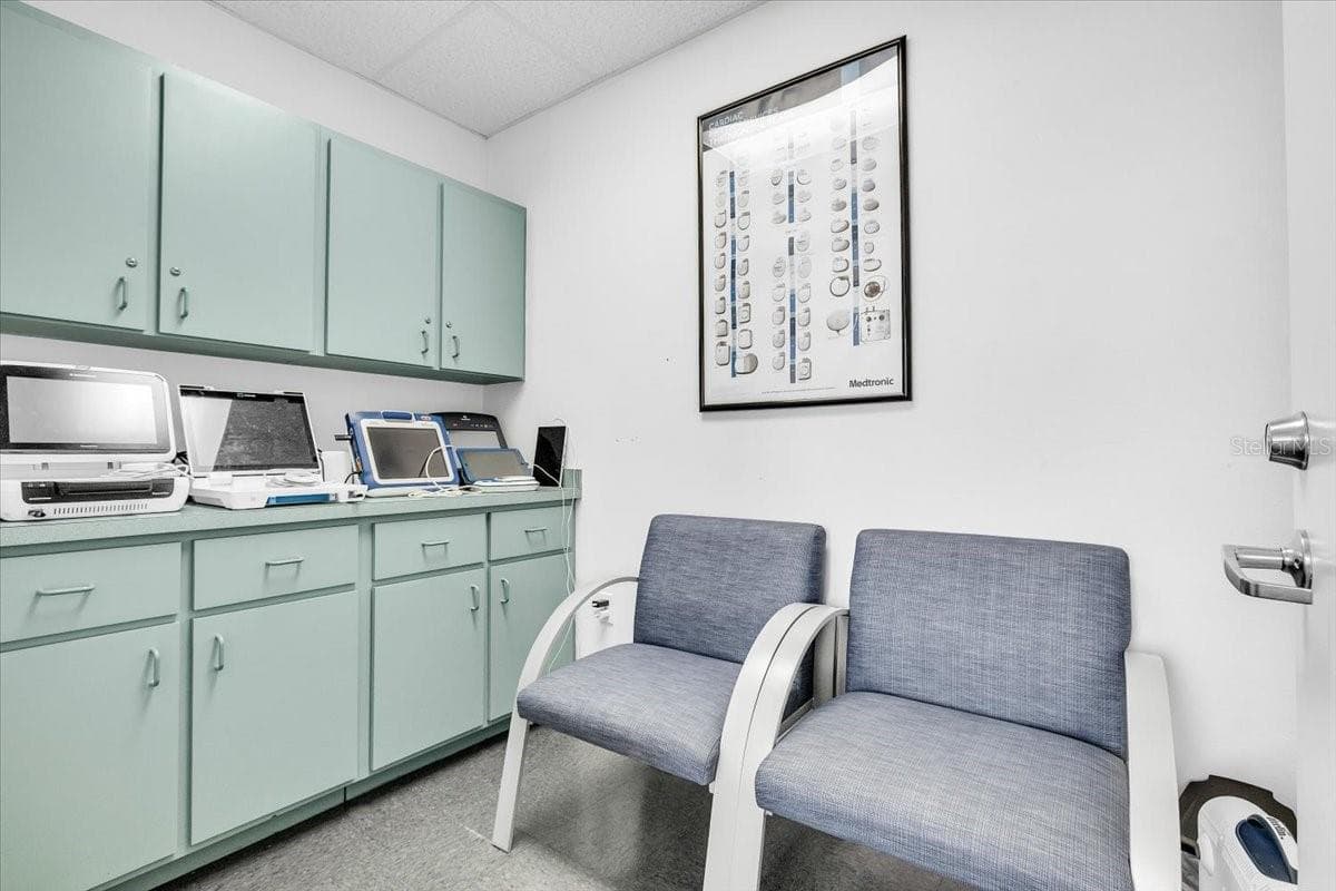 SUITE 102A Exam Room - 3300 TAMIAMI TRL #2, PORT CHARLOTTE