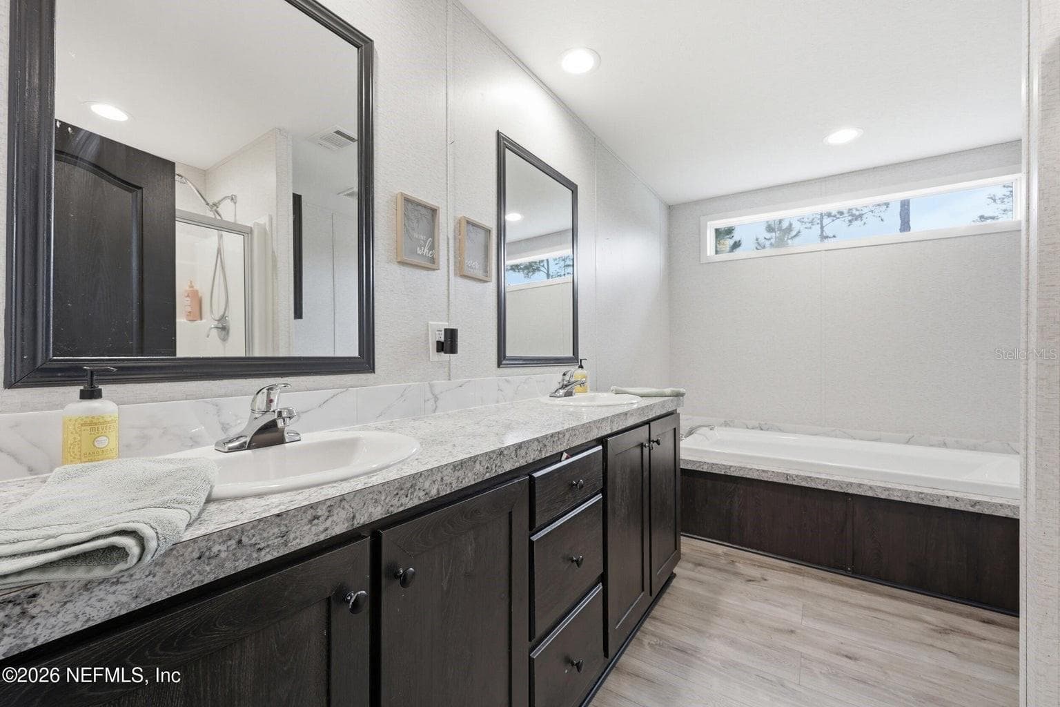 Primary Bathroom w/tub & separate shower - 2626 WILL ELLEDGE RD, GLEN ST MARY