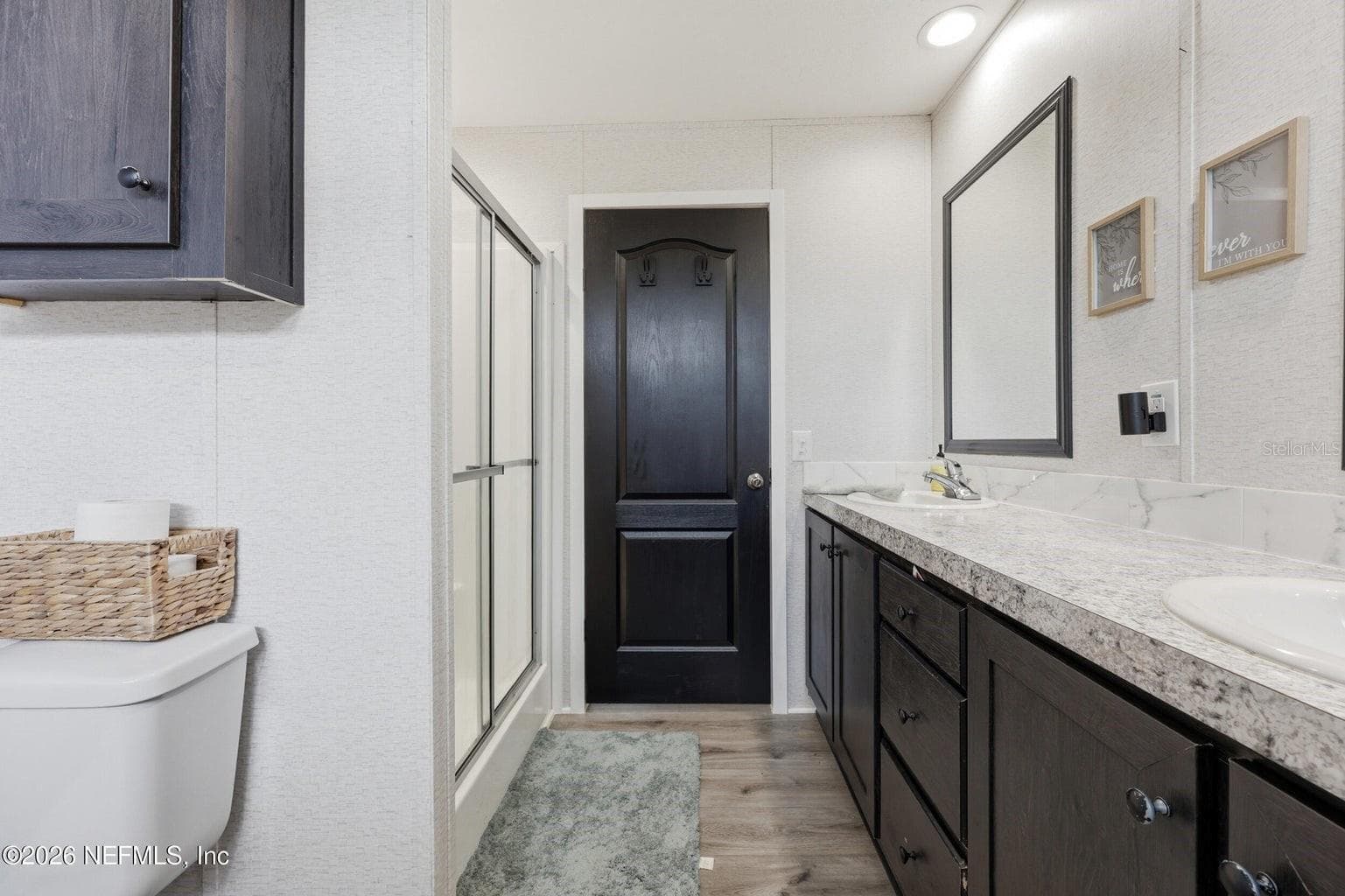 Double vanities - 2626 WILL ELLEDGE RD, GLEN ST MARY