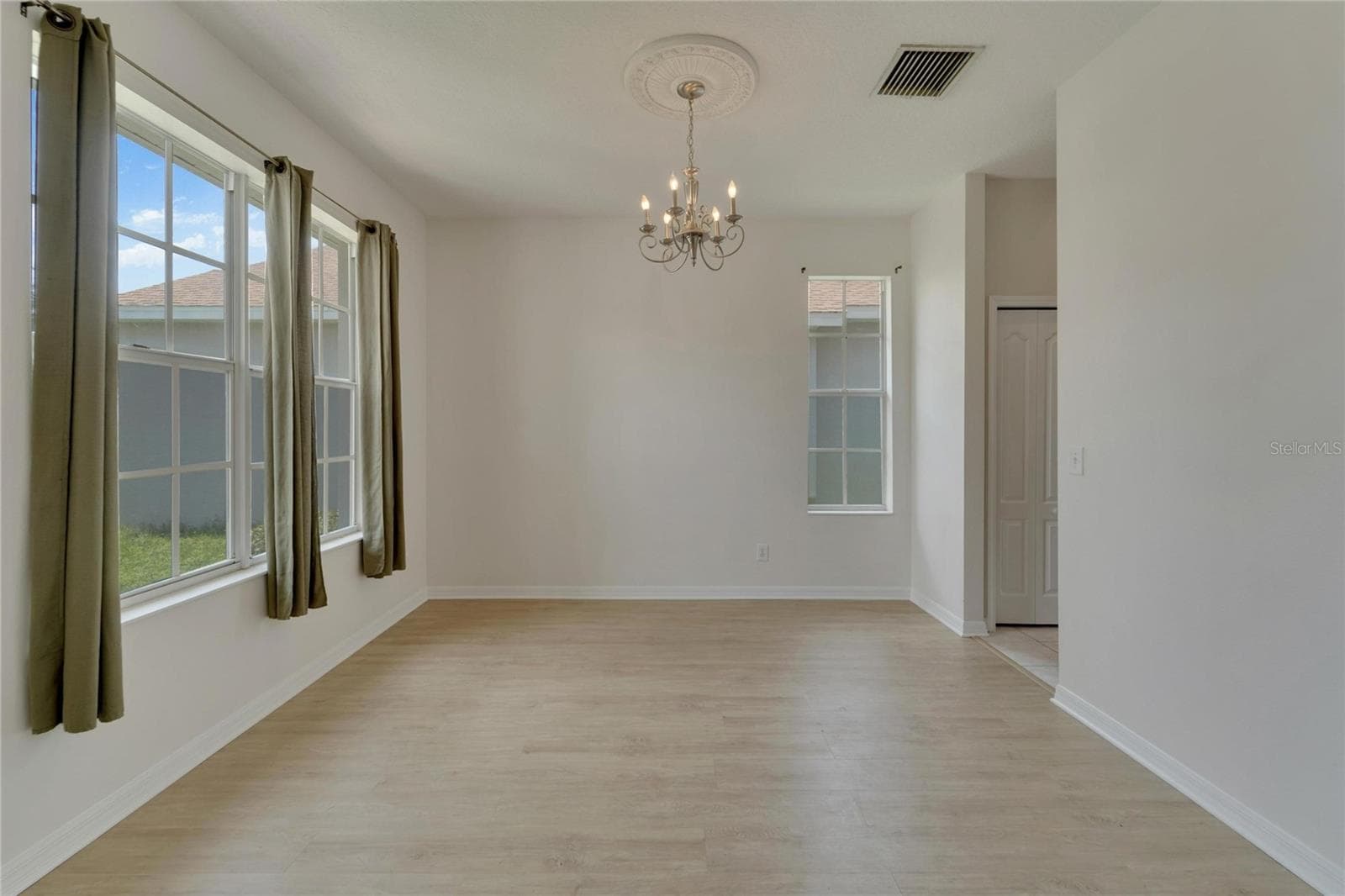 Single Family Residence at 411 DURHAM SHORE CT, APOLLO BEACH, photo 12 of 67