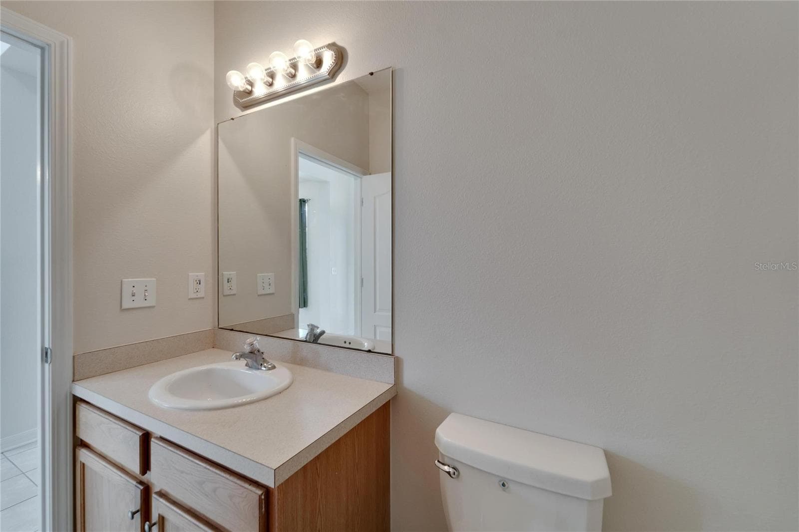 Single Family Residence at 411 DURHAM SHORE CT, APOLLO BEACH, photo 17 of 67