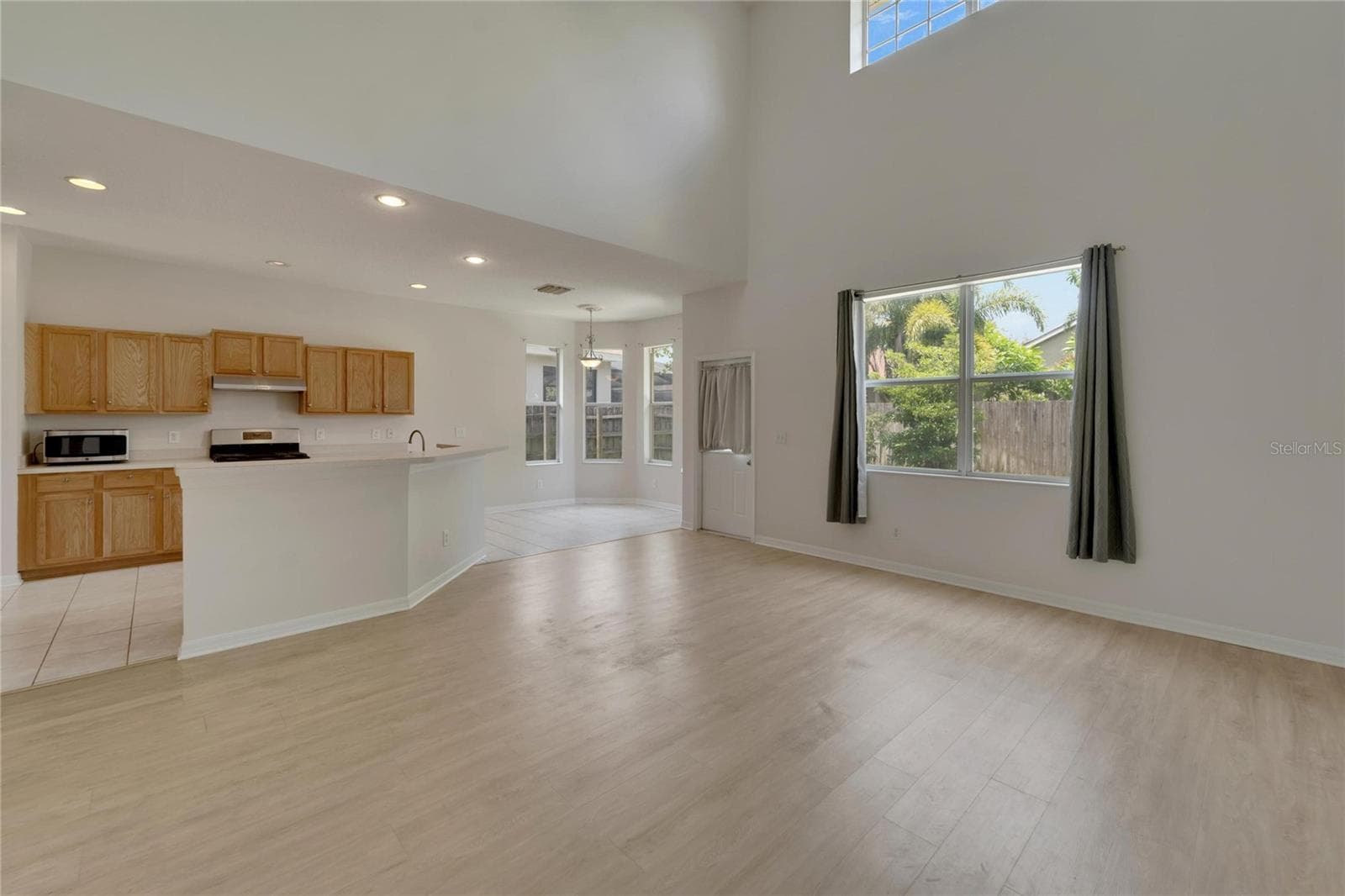 Single Family Residence at 411 DURHAM SHORE CT, APOLLO BEACH, photo 19 of 67