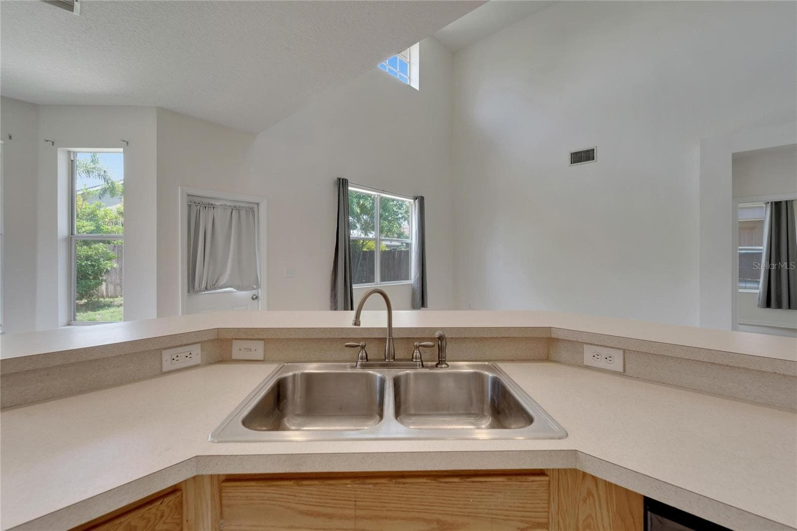 Single Family Residence at 411 DURHAM SHORE CT, APOLLO BEACH, photo 29 of 67