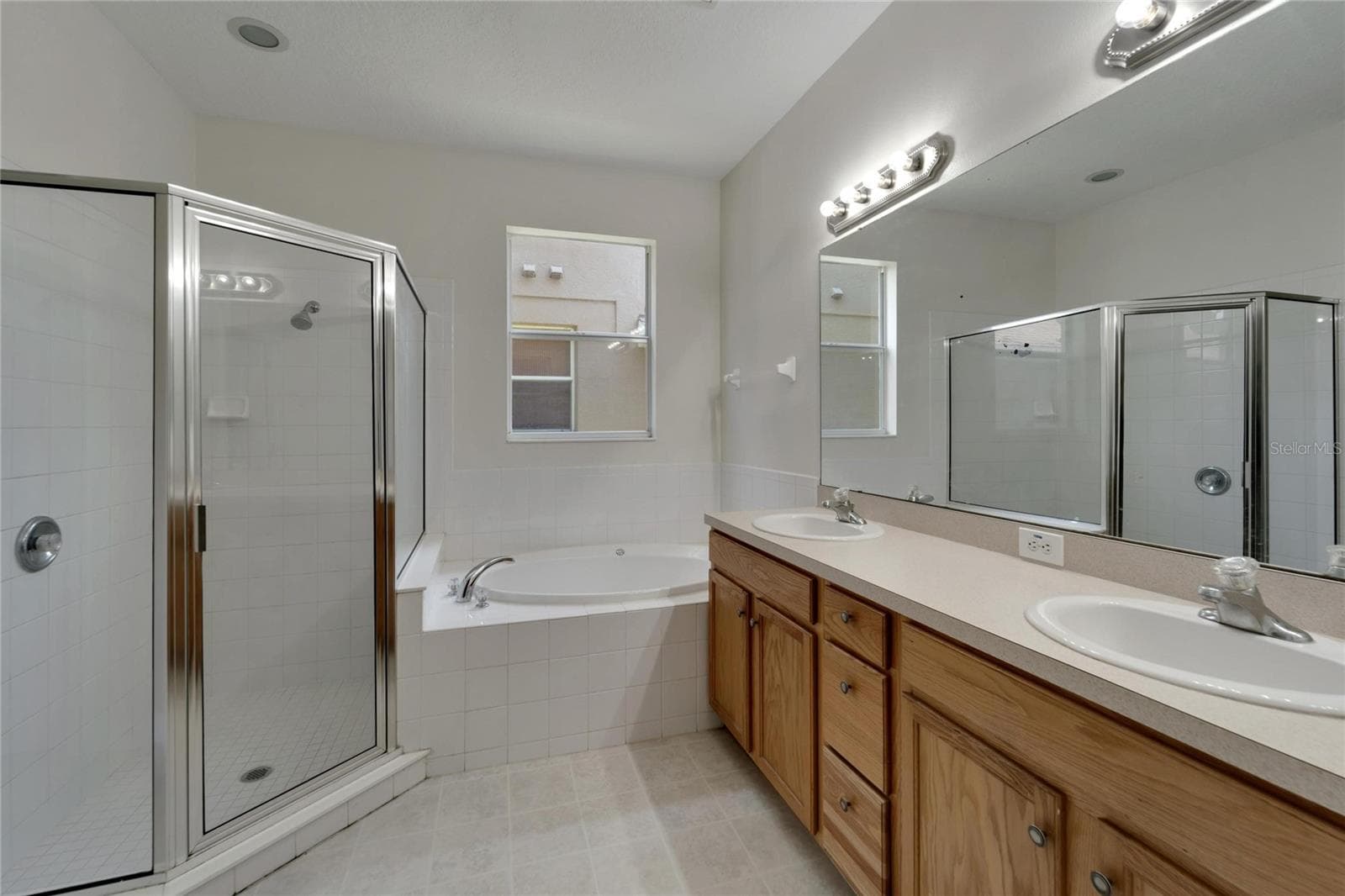 Single Family Residence at 411 DURHAM SHORE CT, APOLLO BEACH, photo 39 of 67
