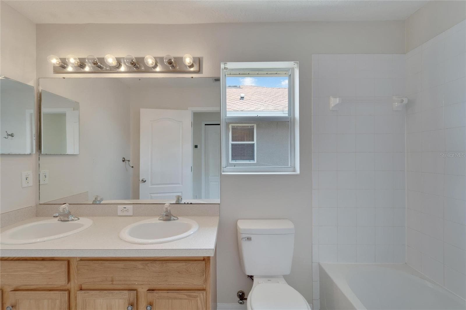 Single Family Residence at 411 DURHAM SHORE CT, APOLLO BEACH, photo 54 of 67