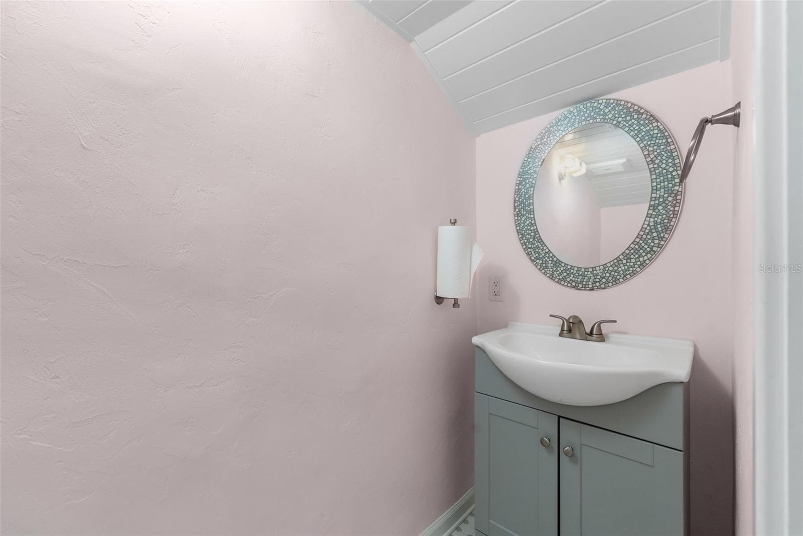 1/2 bath 1st floor - 8026 NE 221ST ST, MELROSE