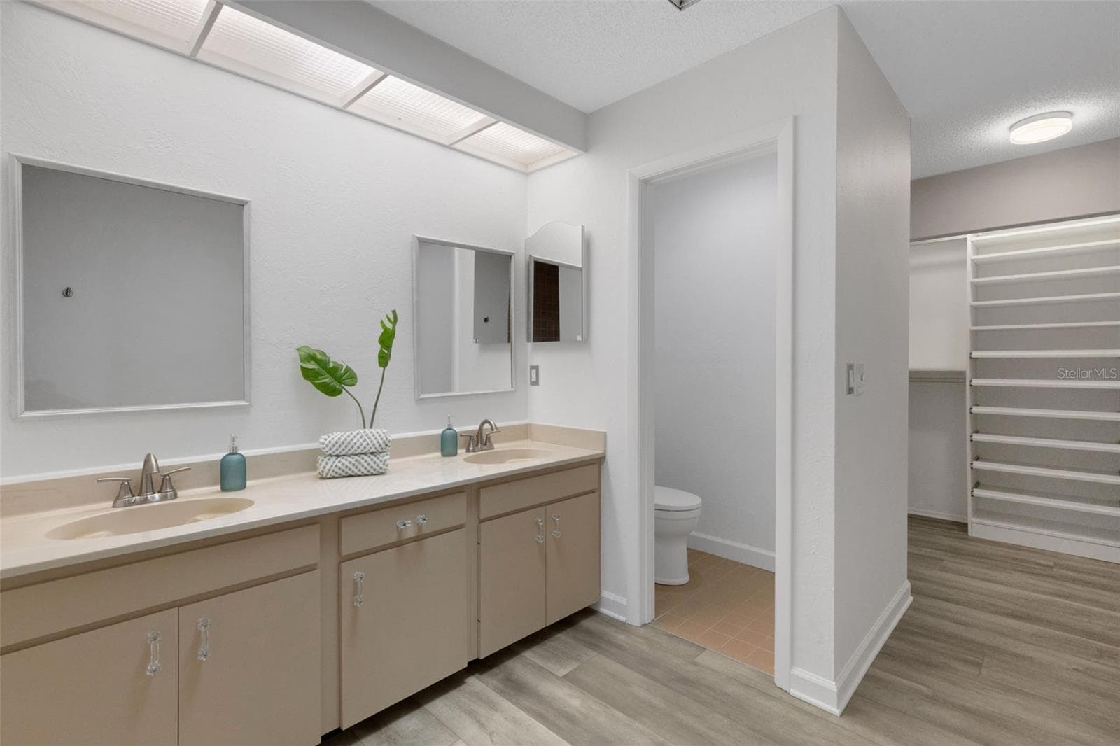 primary bath - 4418 LA JOLLA DR, BRADENTON