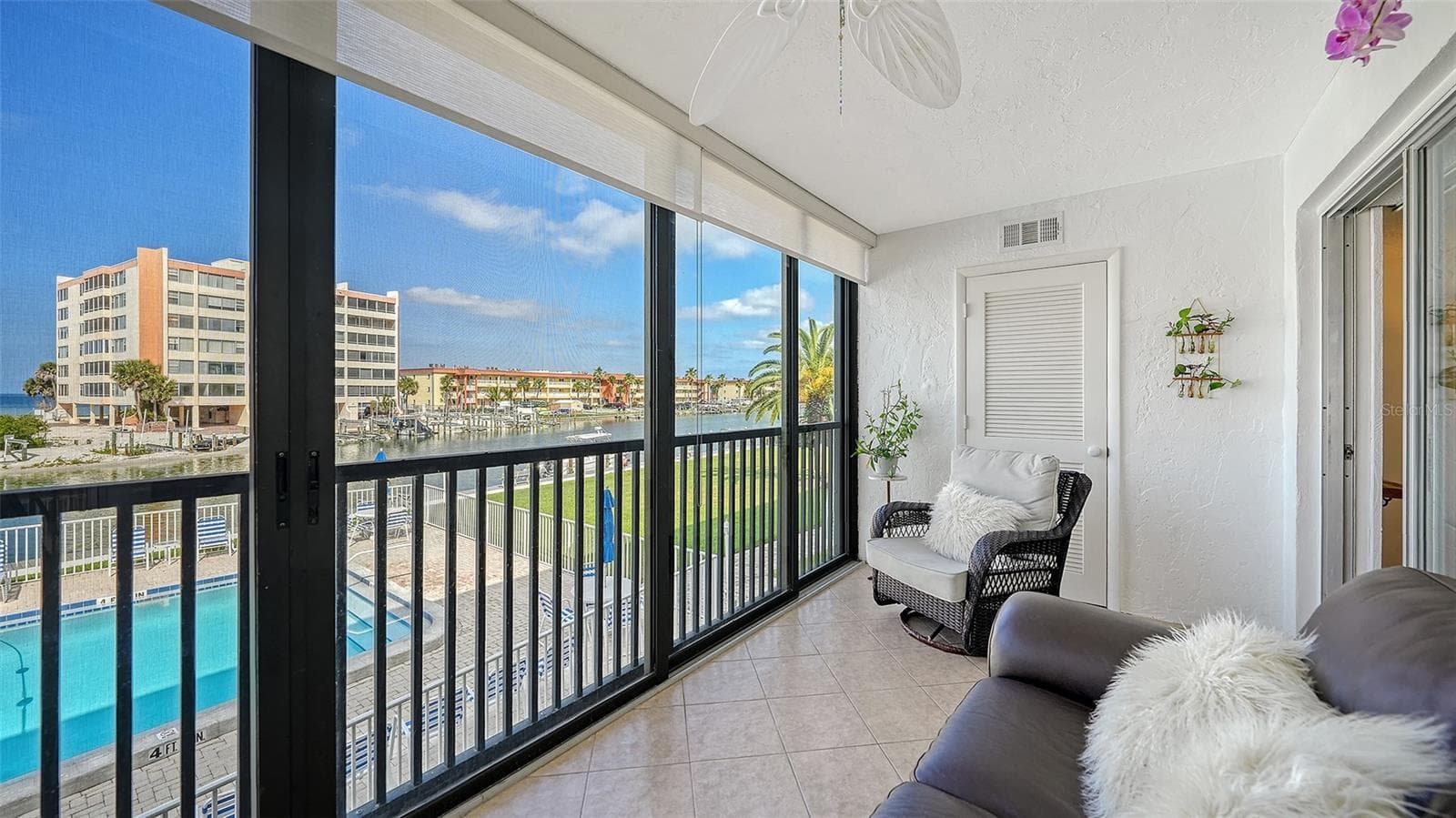 Condominium at 9200 MIDNIGHT PASS RD #25, SARASOTA, photo 13 of 35