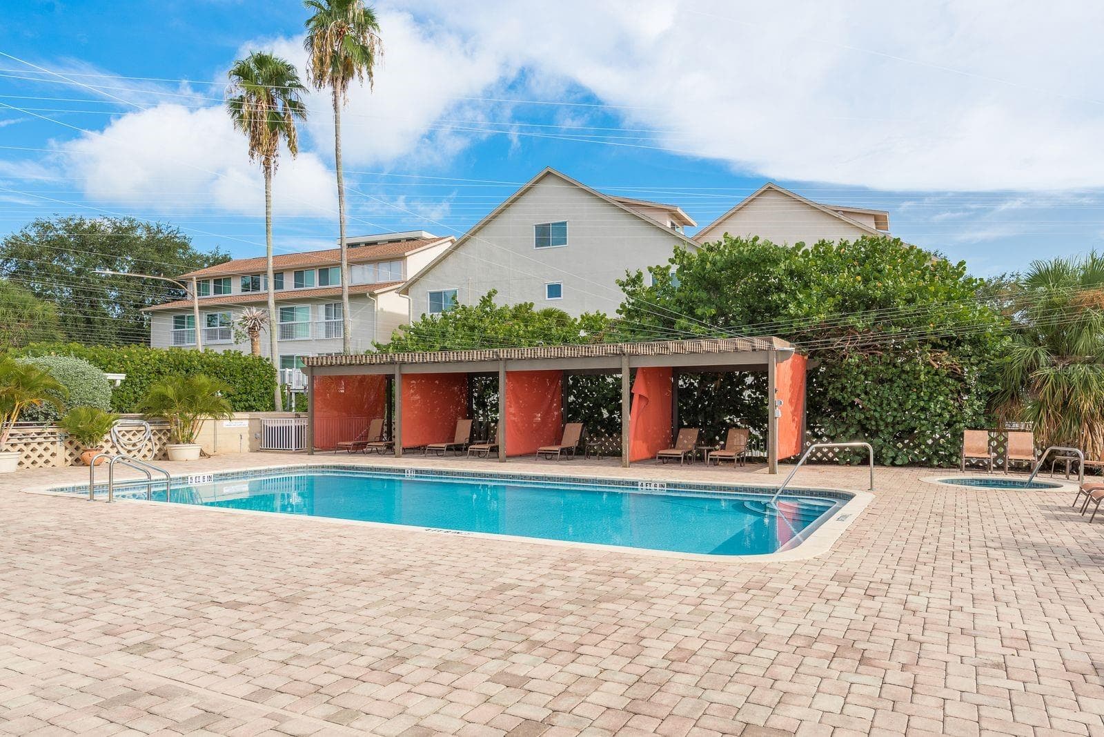 Beautiful pool area with cabanas! - 223 ISLAND WAY #2D, CLEARWATER BEACH