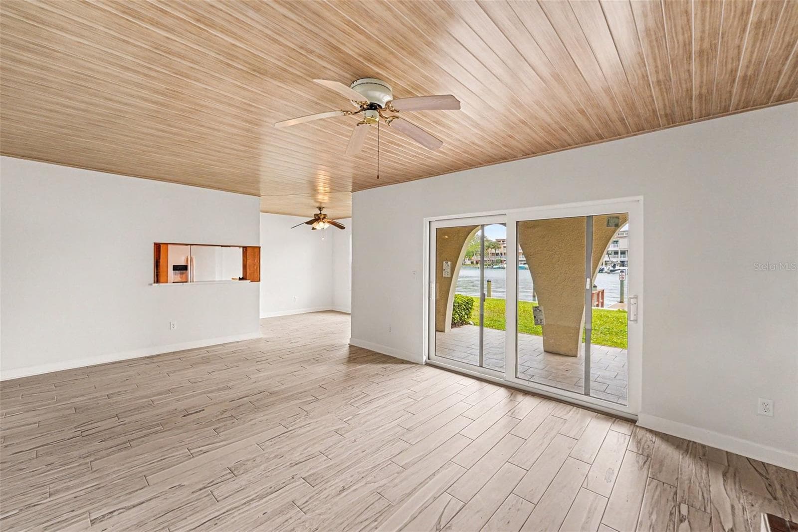 546 PLAZA SEVILLE CT #85
