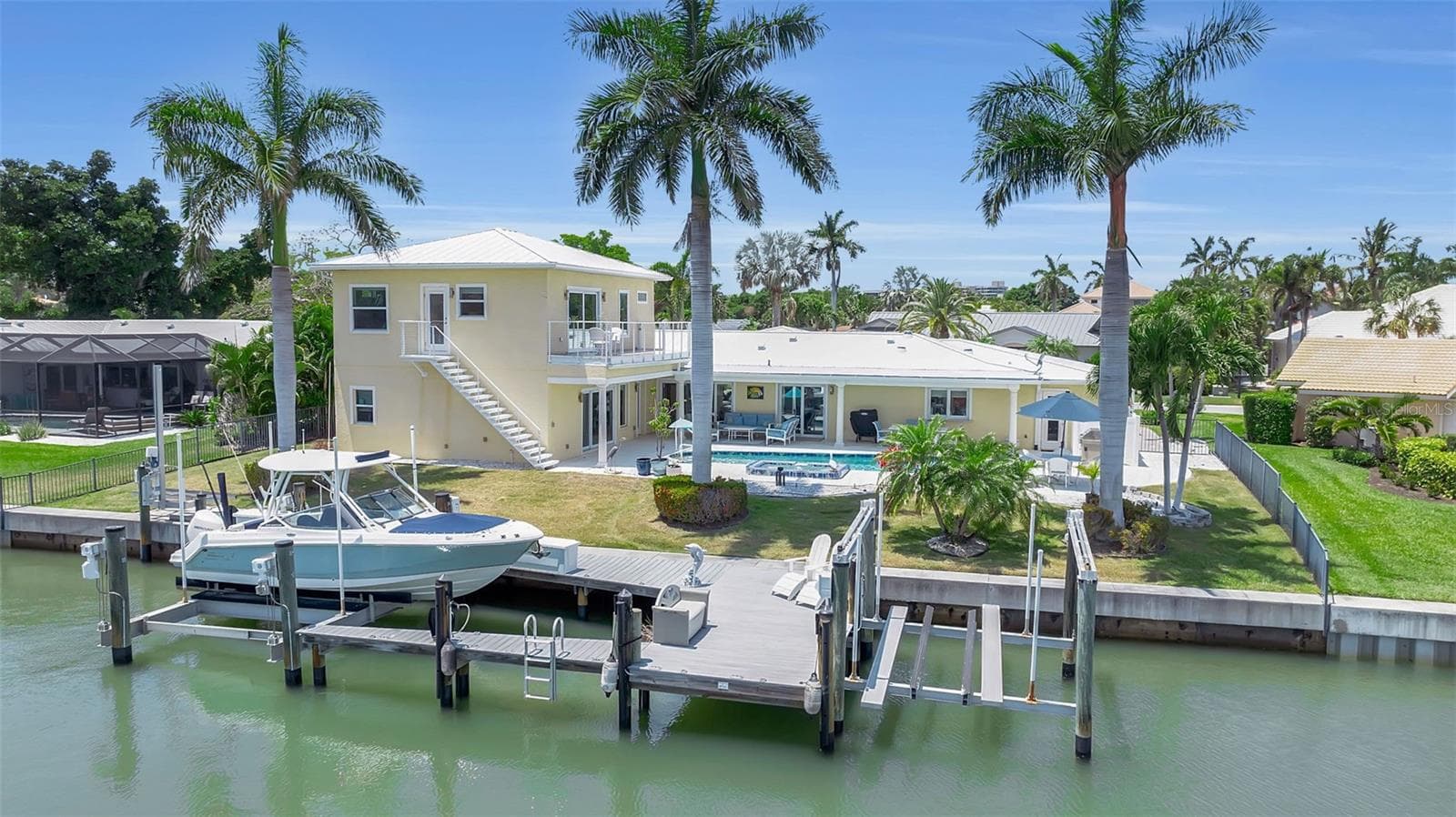 Single Family Residence at 524 HORNBLOWER LN, LONGBOAT KEY, photo 4 of 59